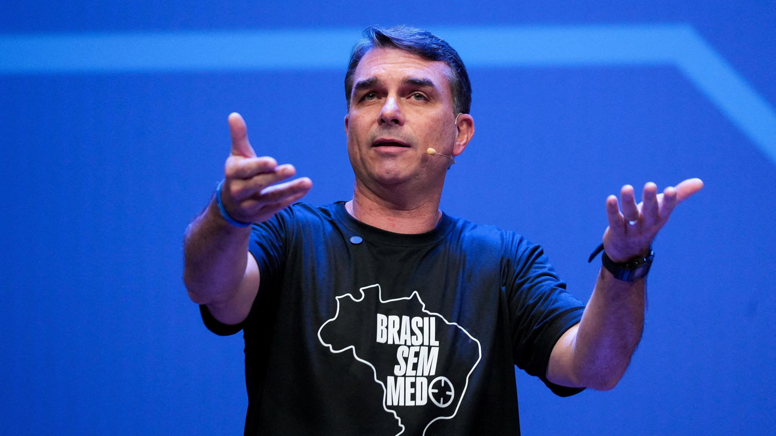 Brésil : le clan Bolsonaro fragilisé par ses liens avec Donald Trump, à l’approche de l’élection présidentielle