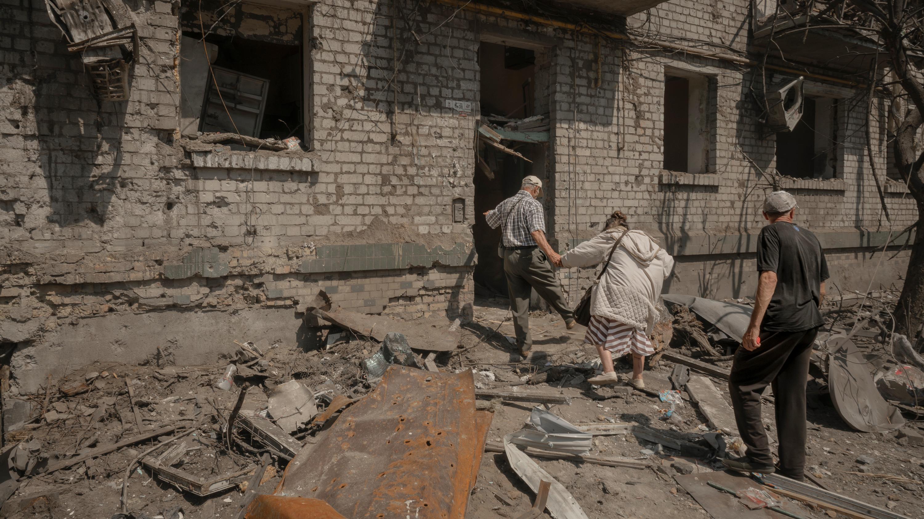 «Ils veulent semer la terreur au sein de la population» : après l’attaque la plus «massive» depuis 2022, les habitants de Kiev comptent leurs morts