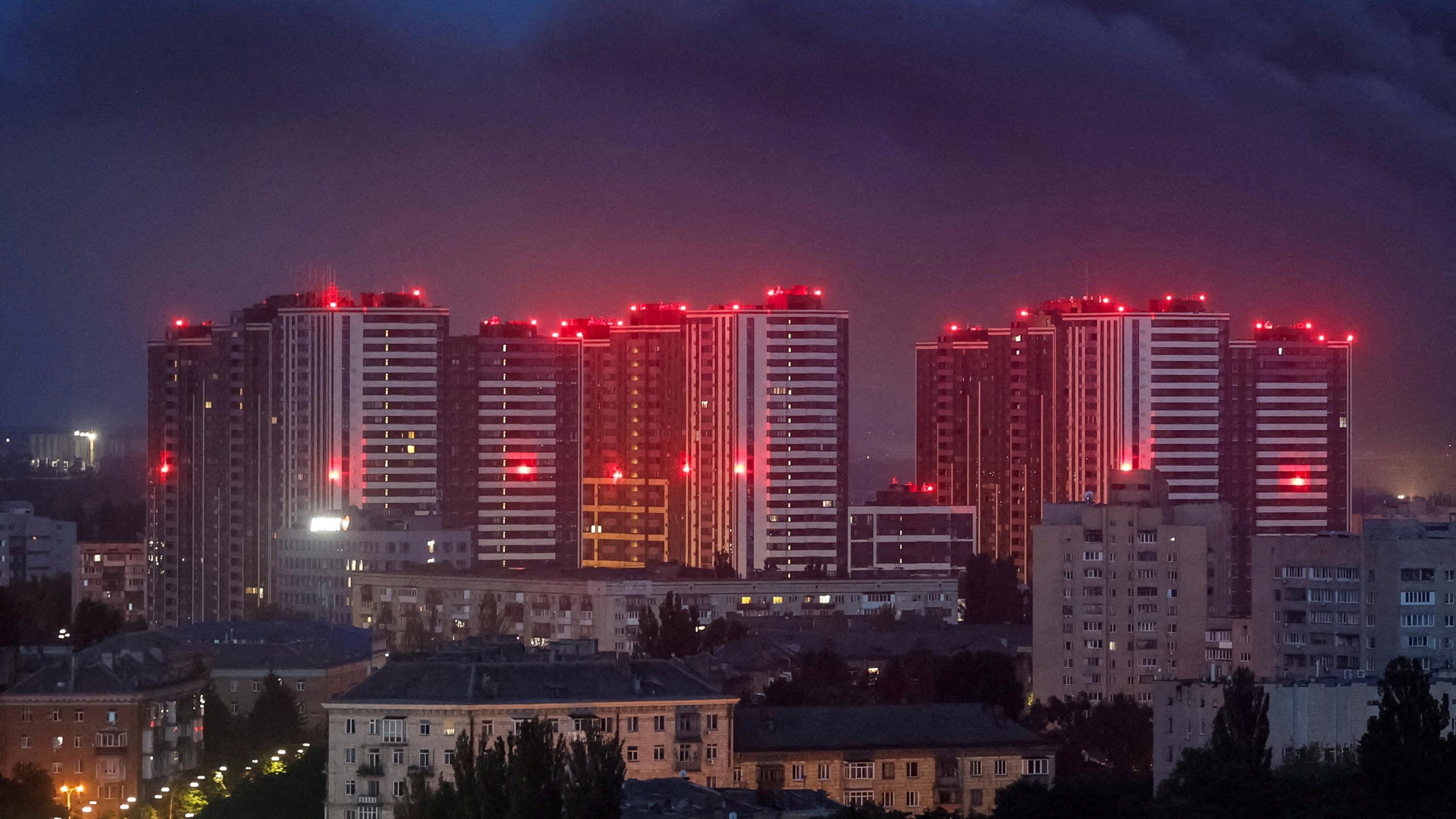 Guerre en Ukraine: les frappes massives se poursuivent sur Kiev, où une série d’explosions a été entendue cette nuit