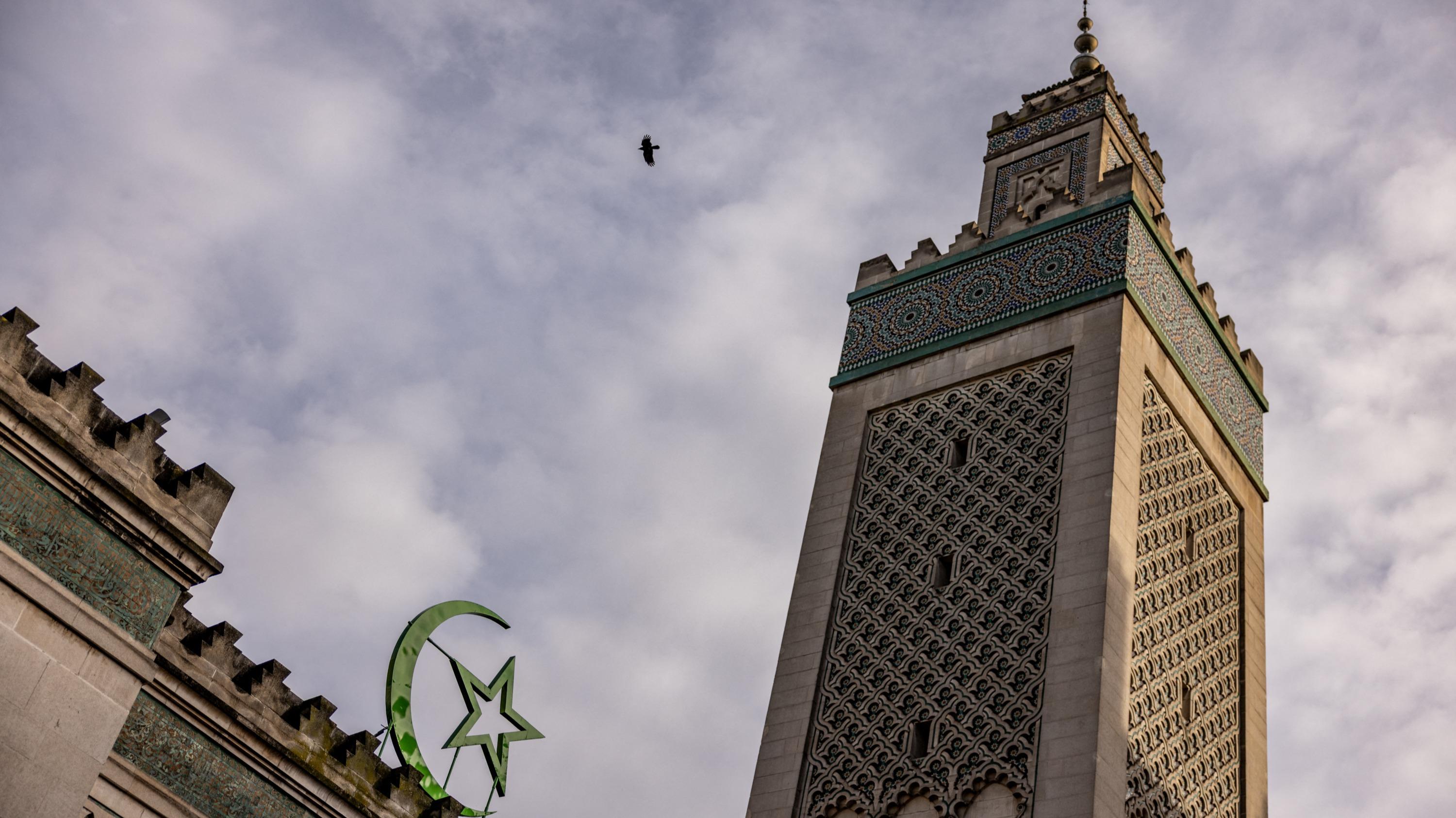 «Liens avec Alger, prises de position politiques... La Grande Mosquée de Paris a 100 ans, et tous les droits ?»