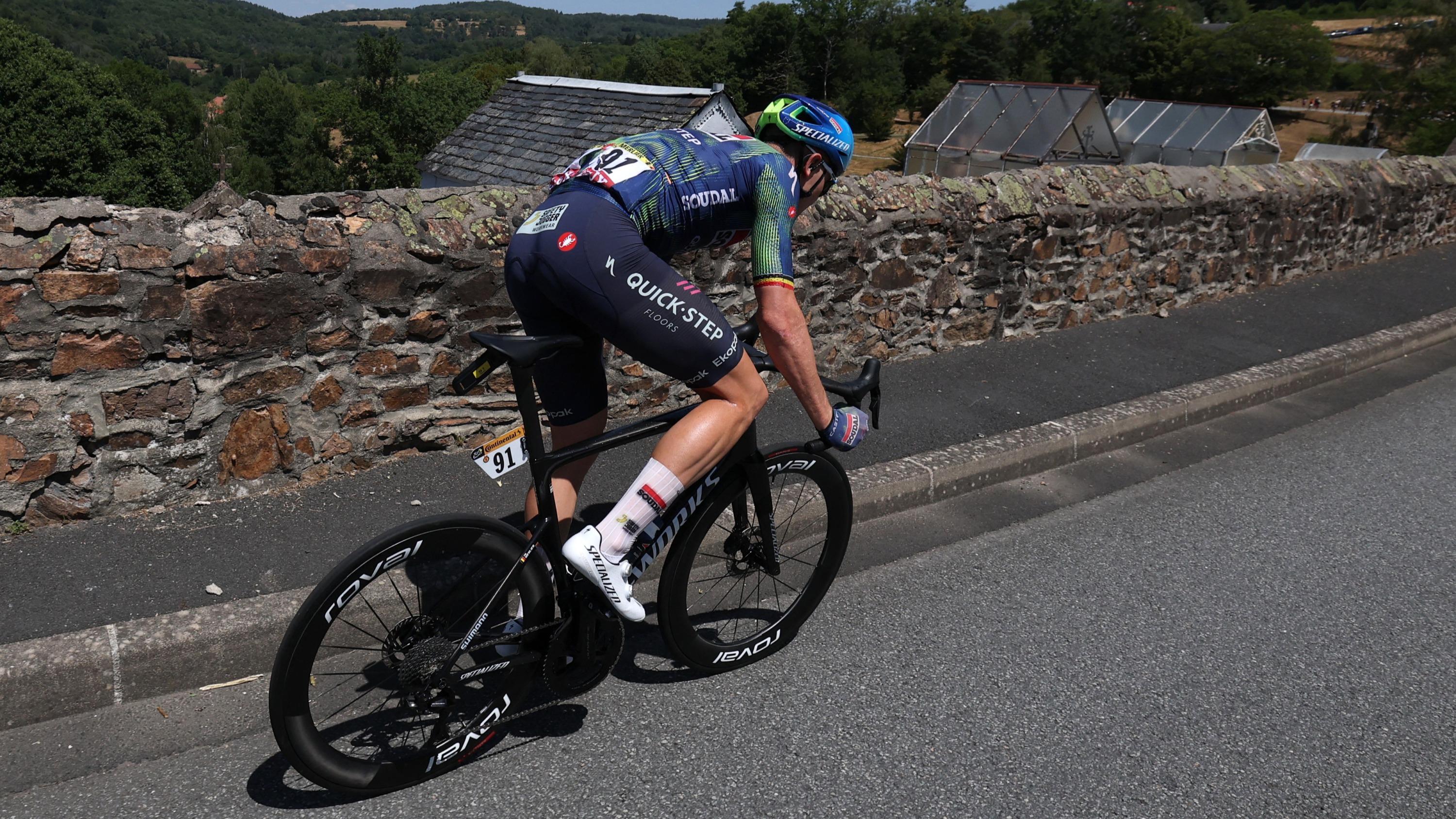 EN DIRECT - Tour de France : Tim Merlier vise la passe de trois, les sprinters attendus entre Vichy et Nevers... Suivez la 11e étape