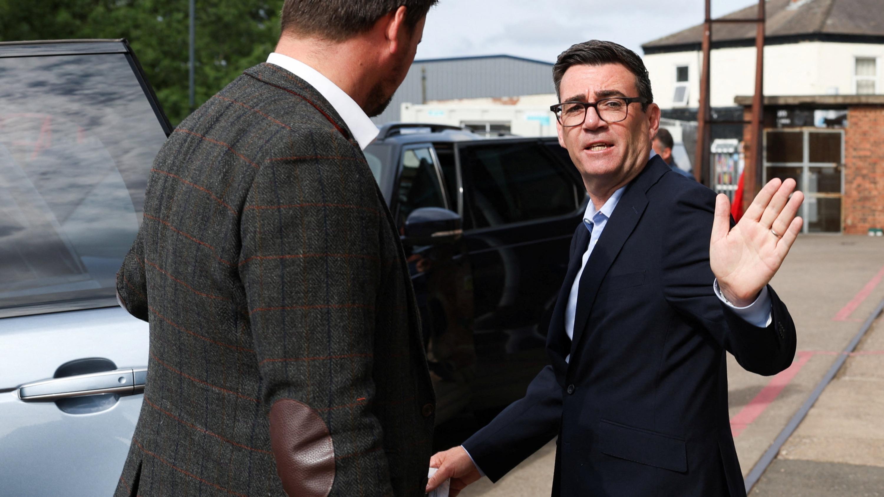 Reconduction à la frontière, droit d’asile... Au Royaume-Uni, la fermeté migratoire d’Andy Burnham dans la lignée de Keir Starmer