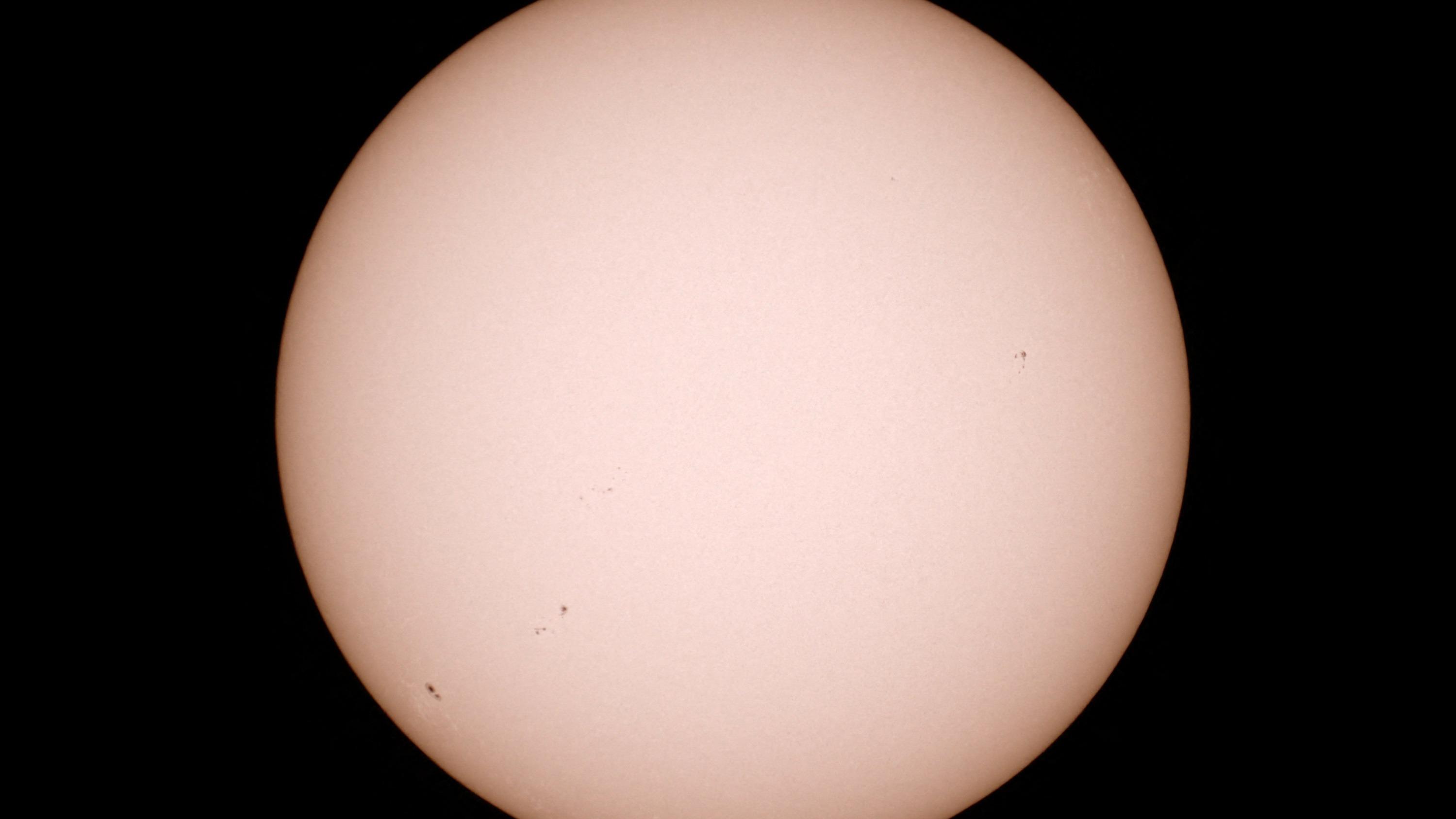 L’éclipse, tout nu dans l’eau…