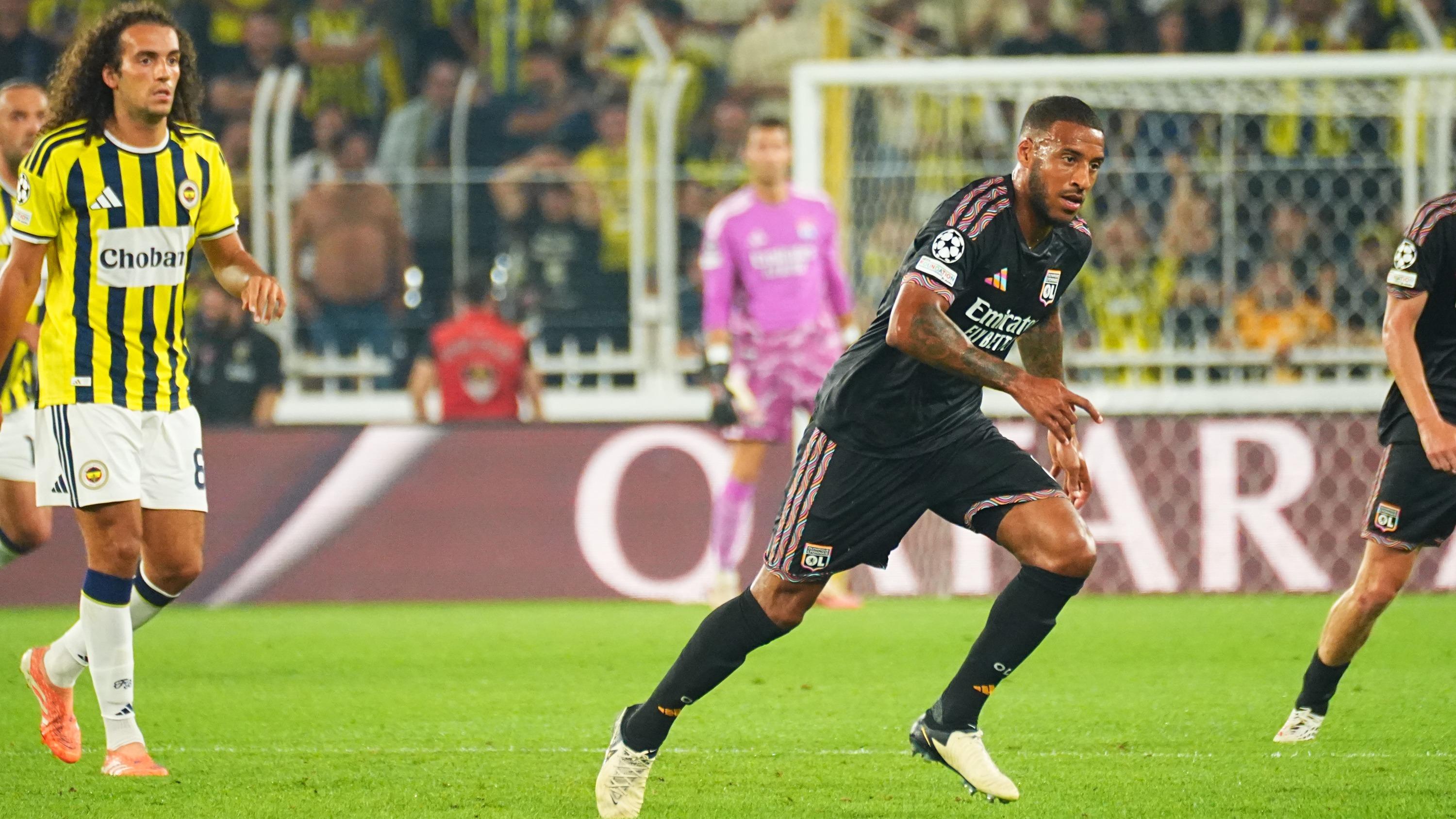 EN DIRECT – Lyon-Fenerbahçe : l’ambiance monte déjà, Guendouzi provoque les supporters lyonnais
