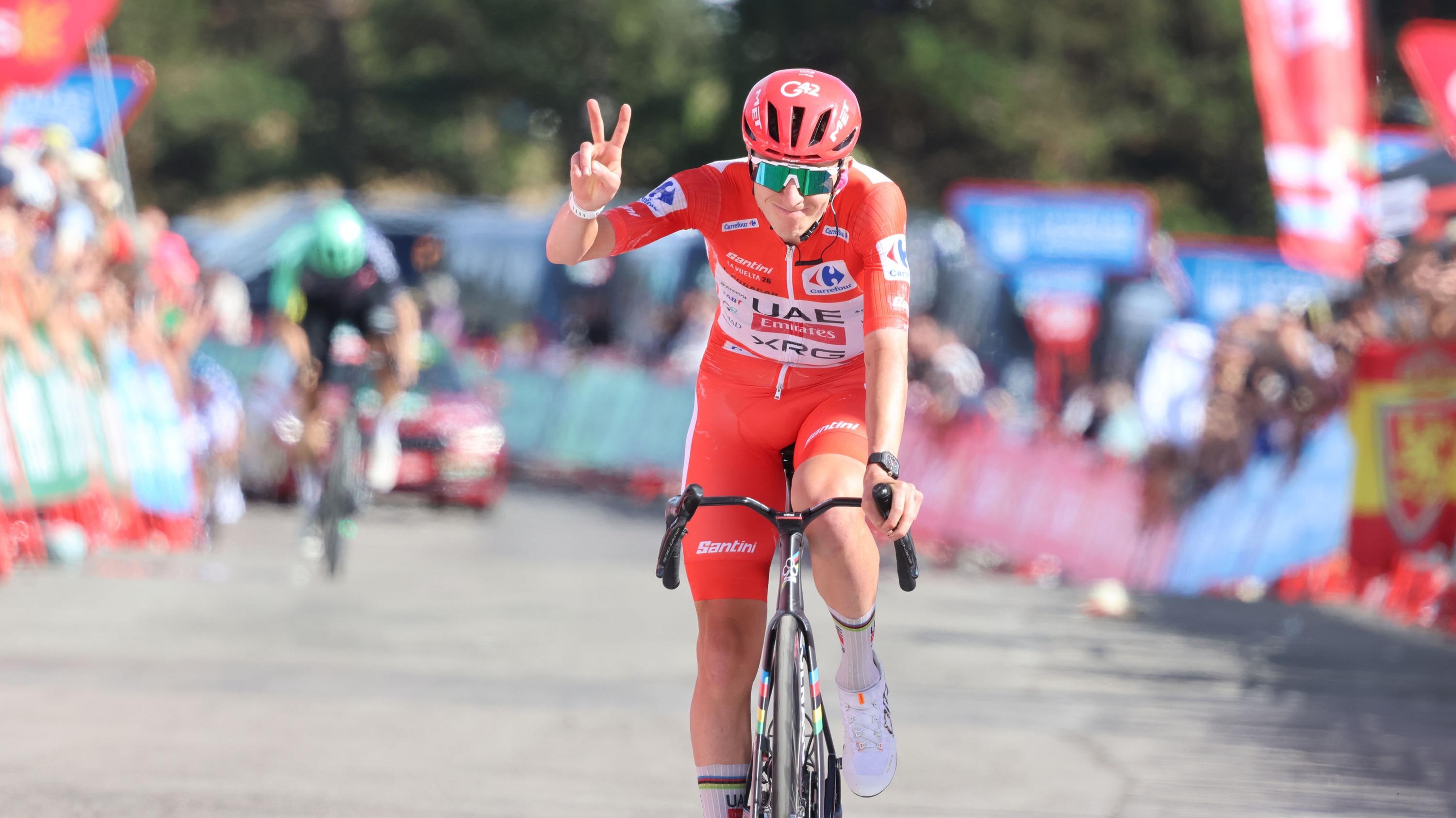 Tour d’Espagne : Pogacar rassure après sa lourde chute et sera «probablement» opéré ce lundi