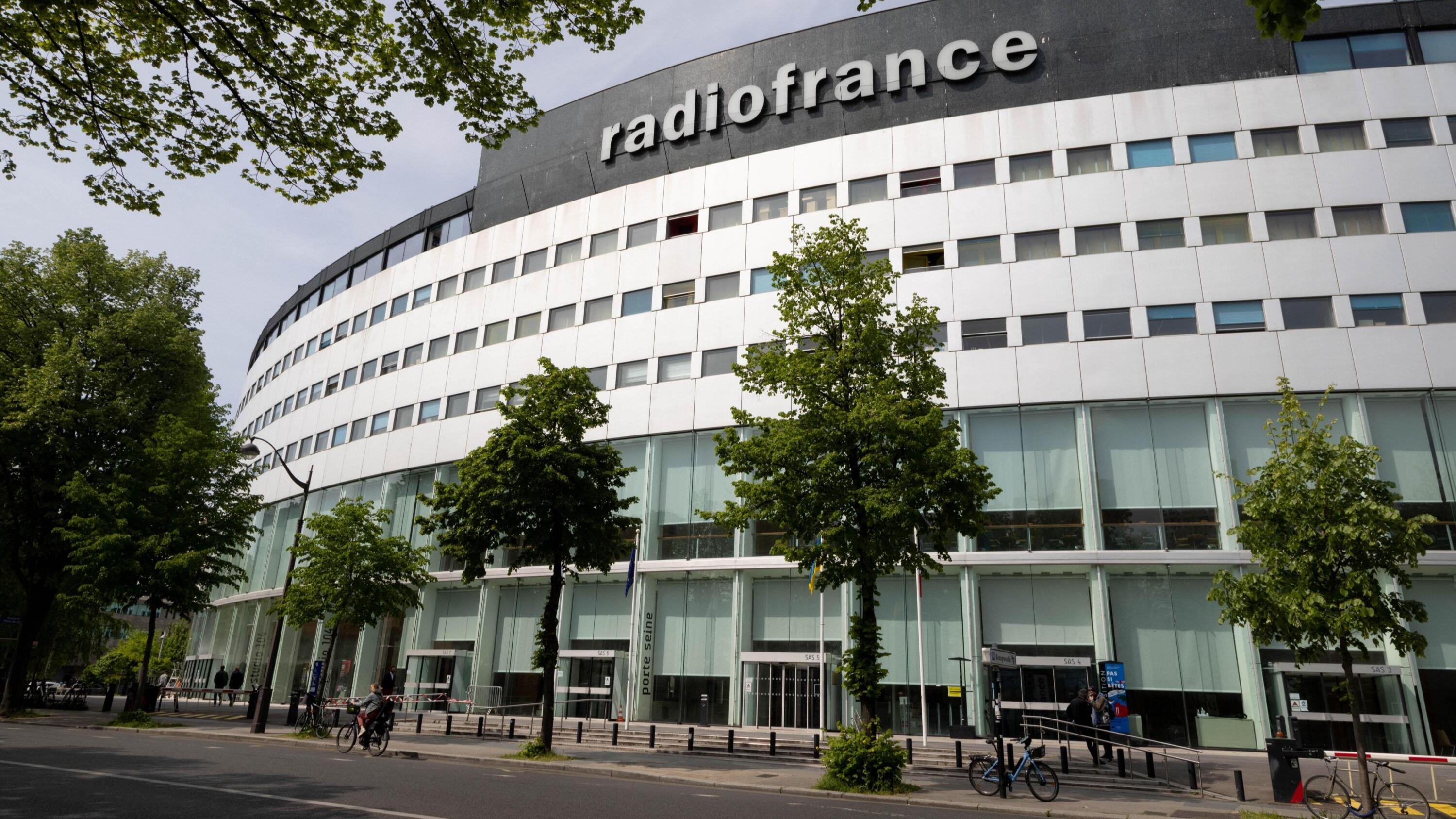 Radio France : les salariés demandent le retrait d’une chronique de Charles Sapin et votent la grève