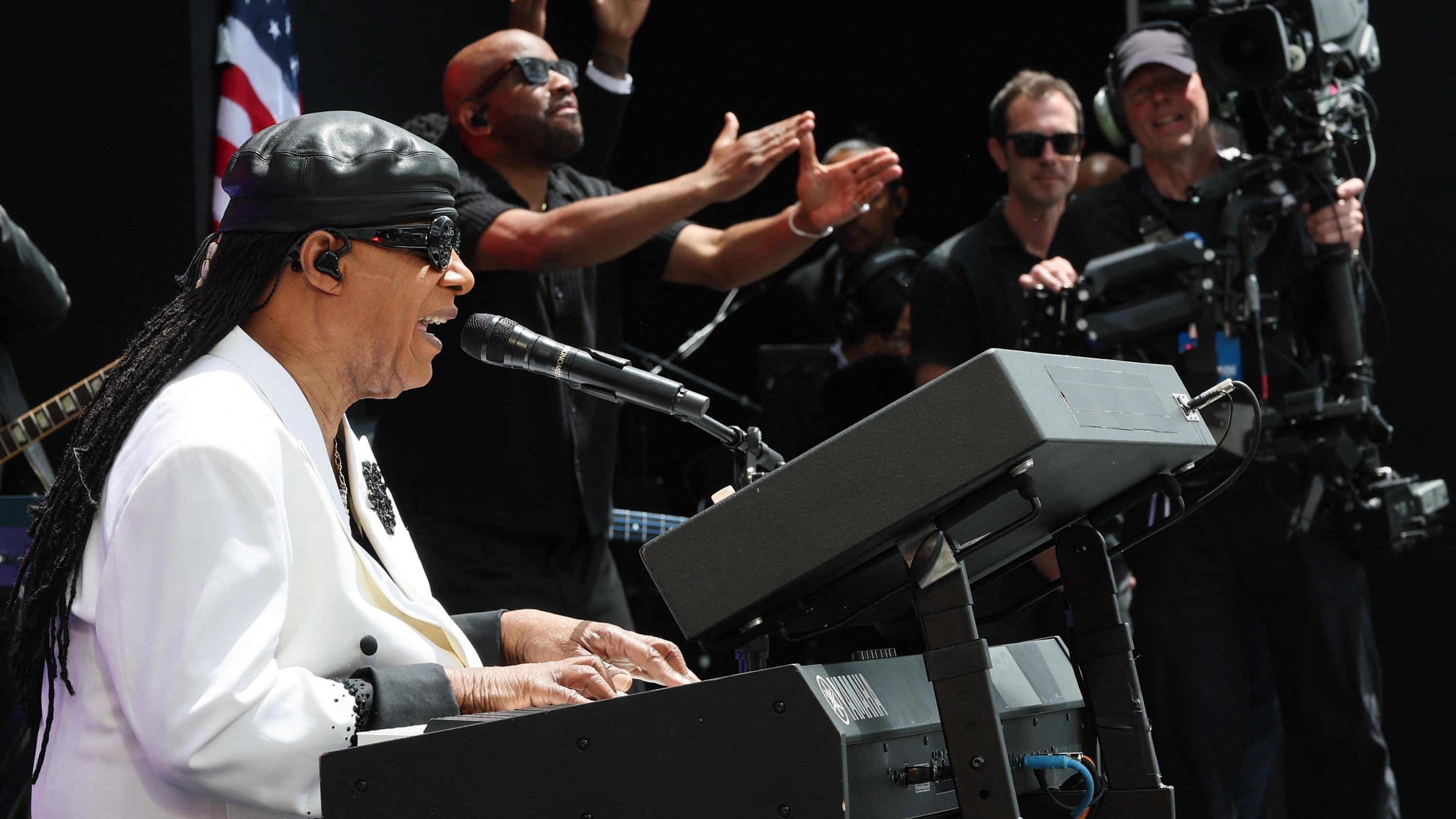 Le grand retour de Stevie Wonder sur une scène parisienne, 16 ans après son dernier passage 缩略图