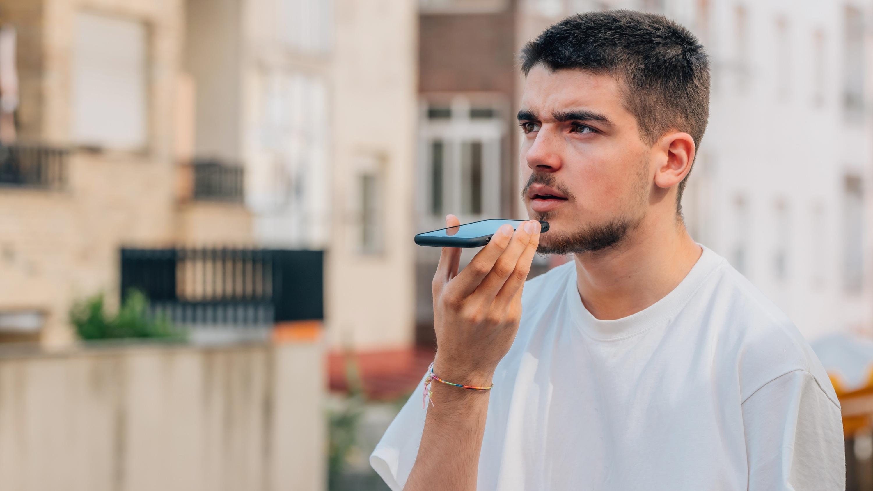 «Tu es mauvais», «dis-le correctement !»… Une IA d’apprentissage des langues qui insulte ses utilisateurs devient virale