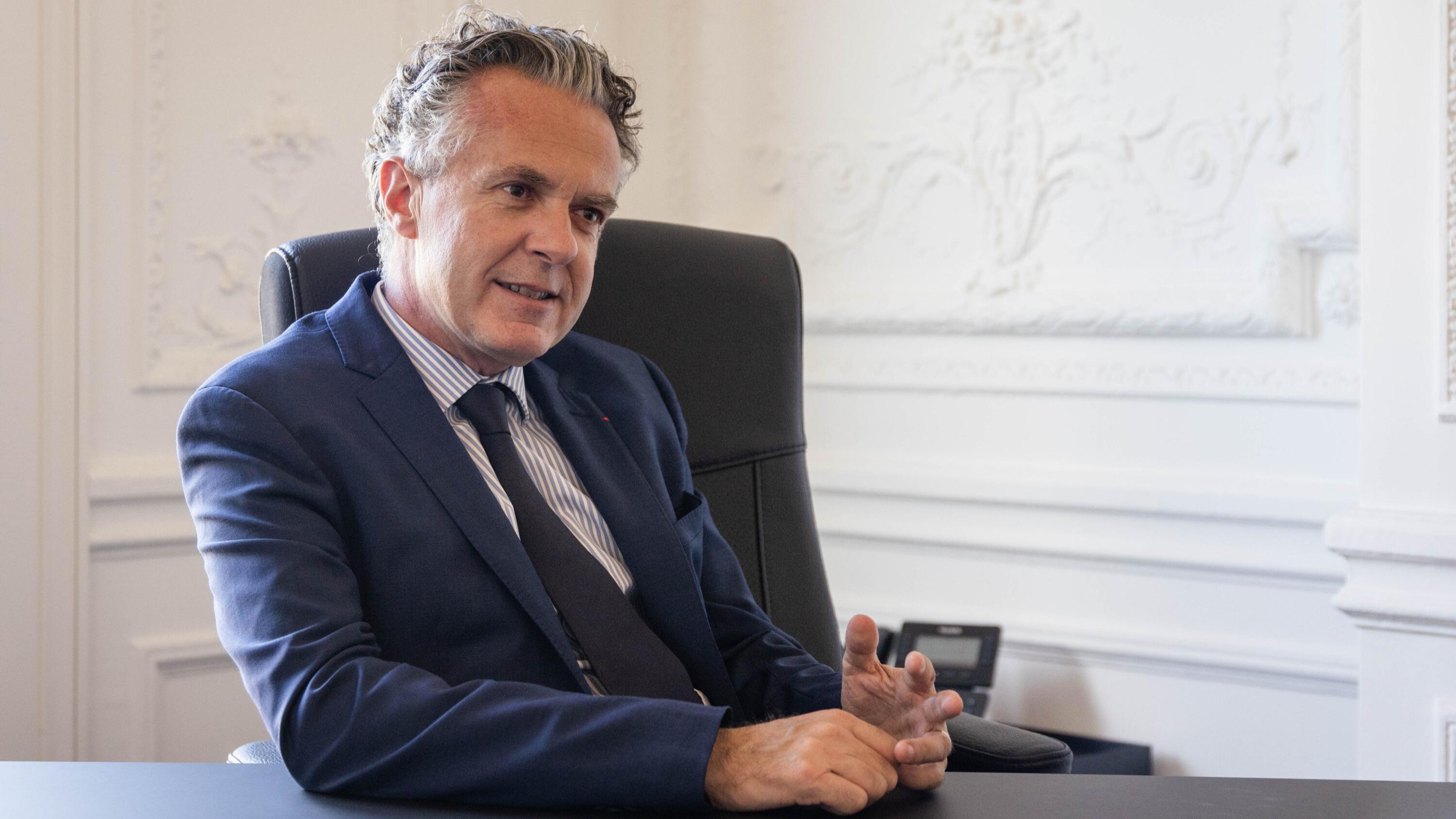 Présidentielle 2027 : Christophe Béchu, l’ami qui « fait tourner la boutique » d’Édouard Philippe