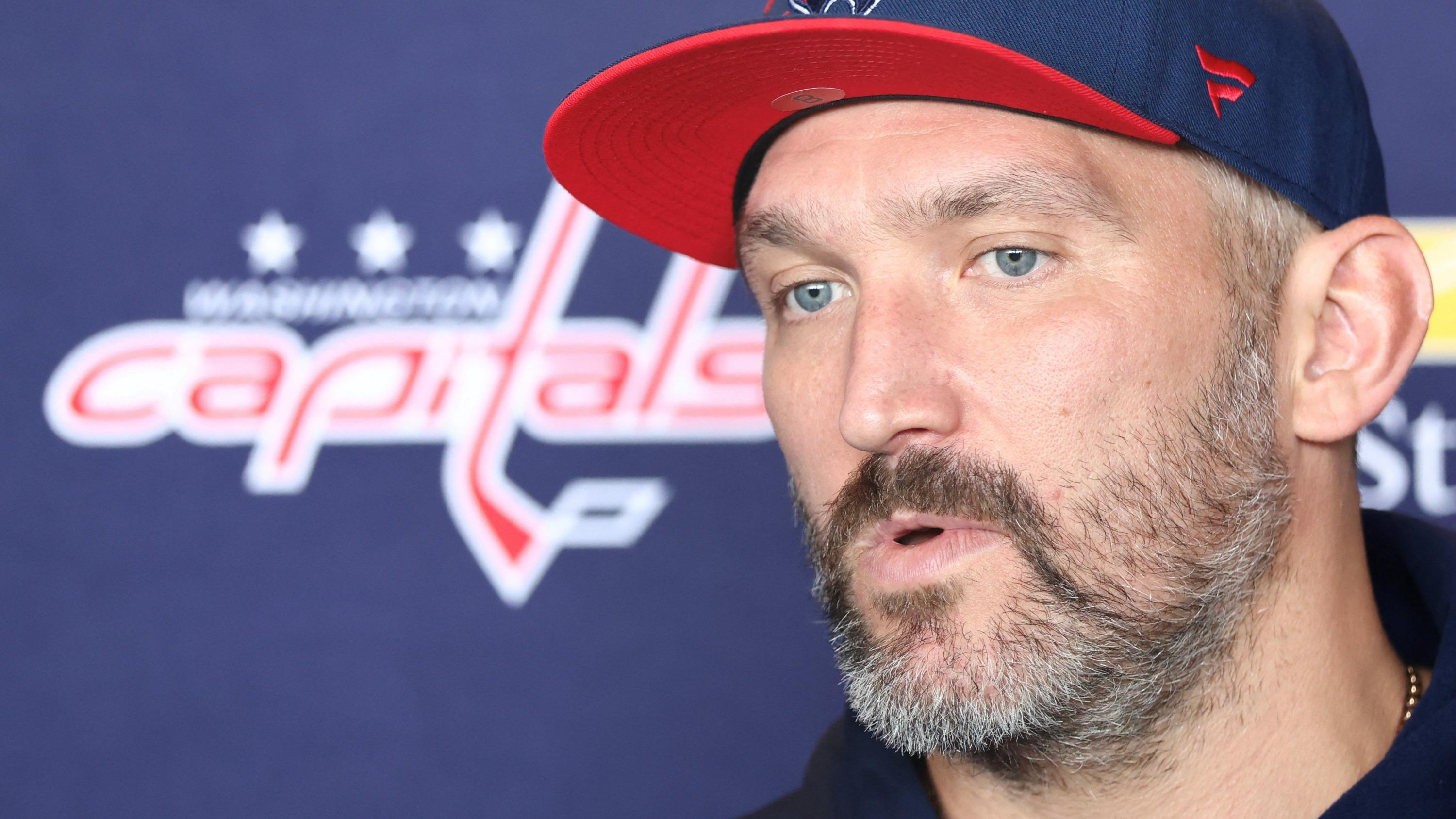 «Je soutiens mon pays», lance la star russe Alexander Ovechkin qui figure dans une vidéo pro-Poutine