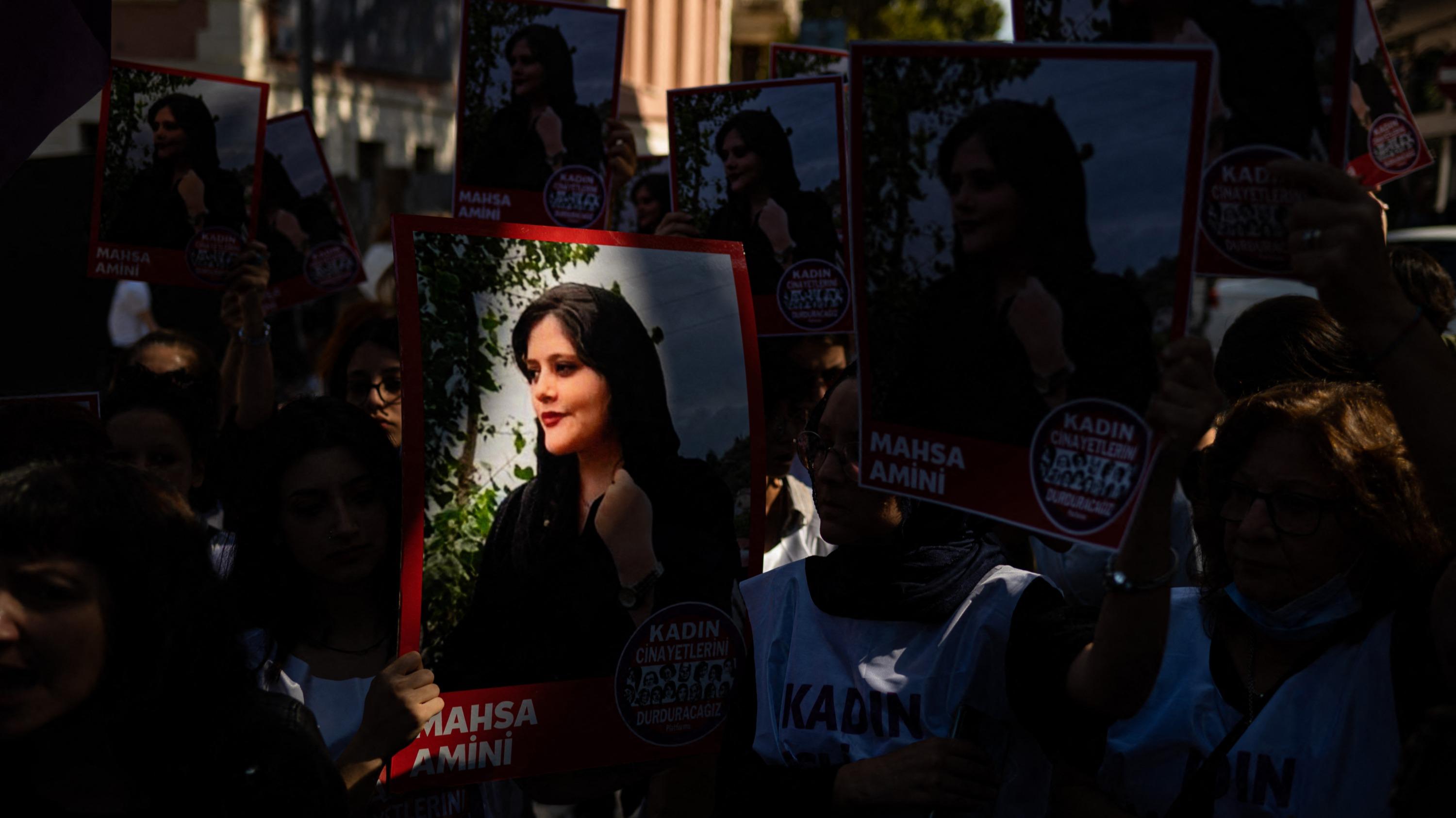 Manifestations «Femme, Vie, Liberté» en 2022 : Amnesty International accuse les autorités iraniennes de crimes contre l’humanité