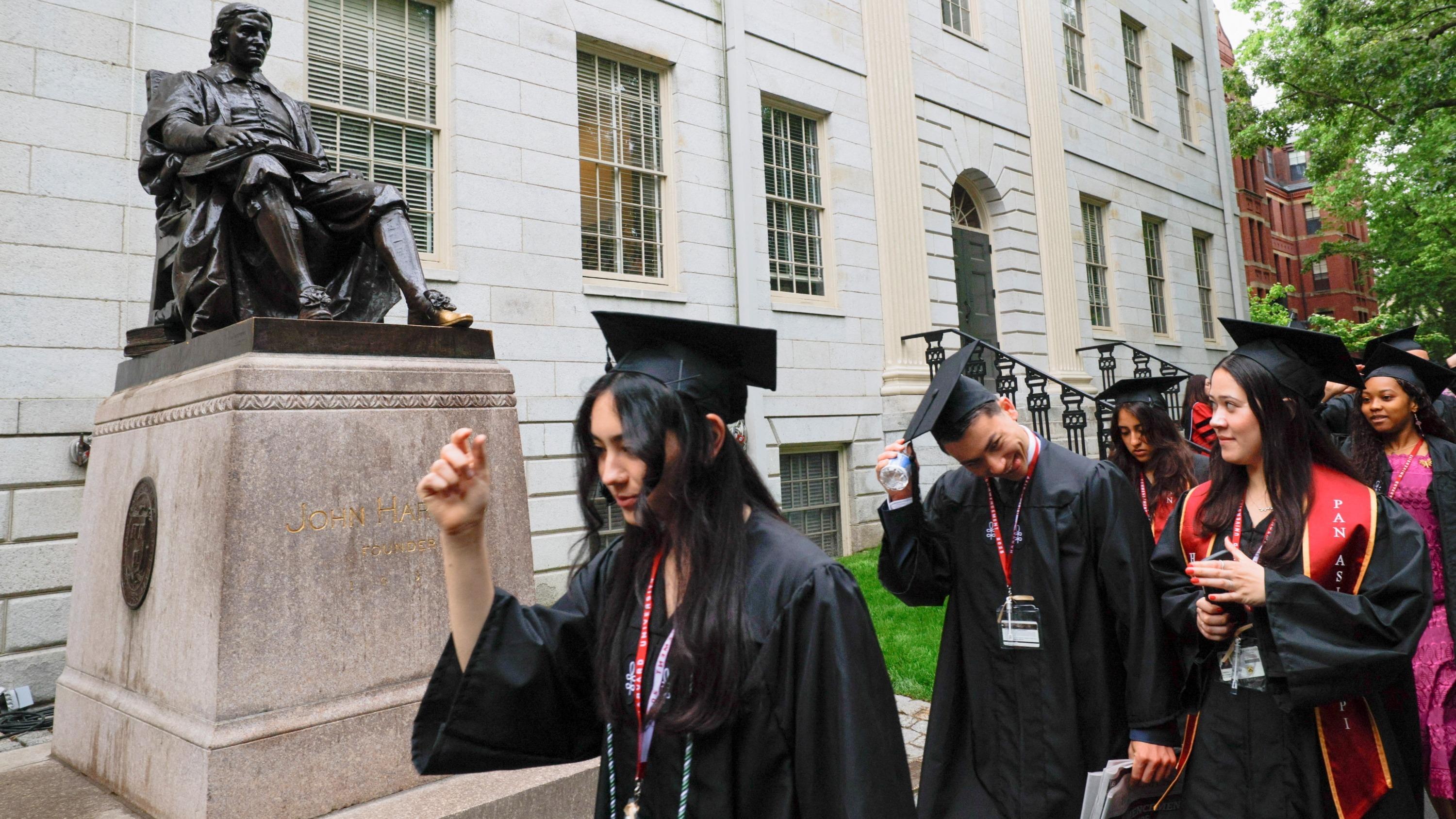 Attaquées par Donald Trump et délaissées par les étudiants, les universités américaines à la recherche d’un nouveau modèle