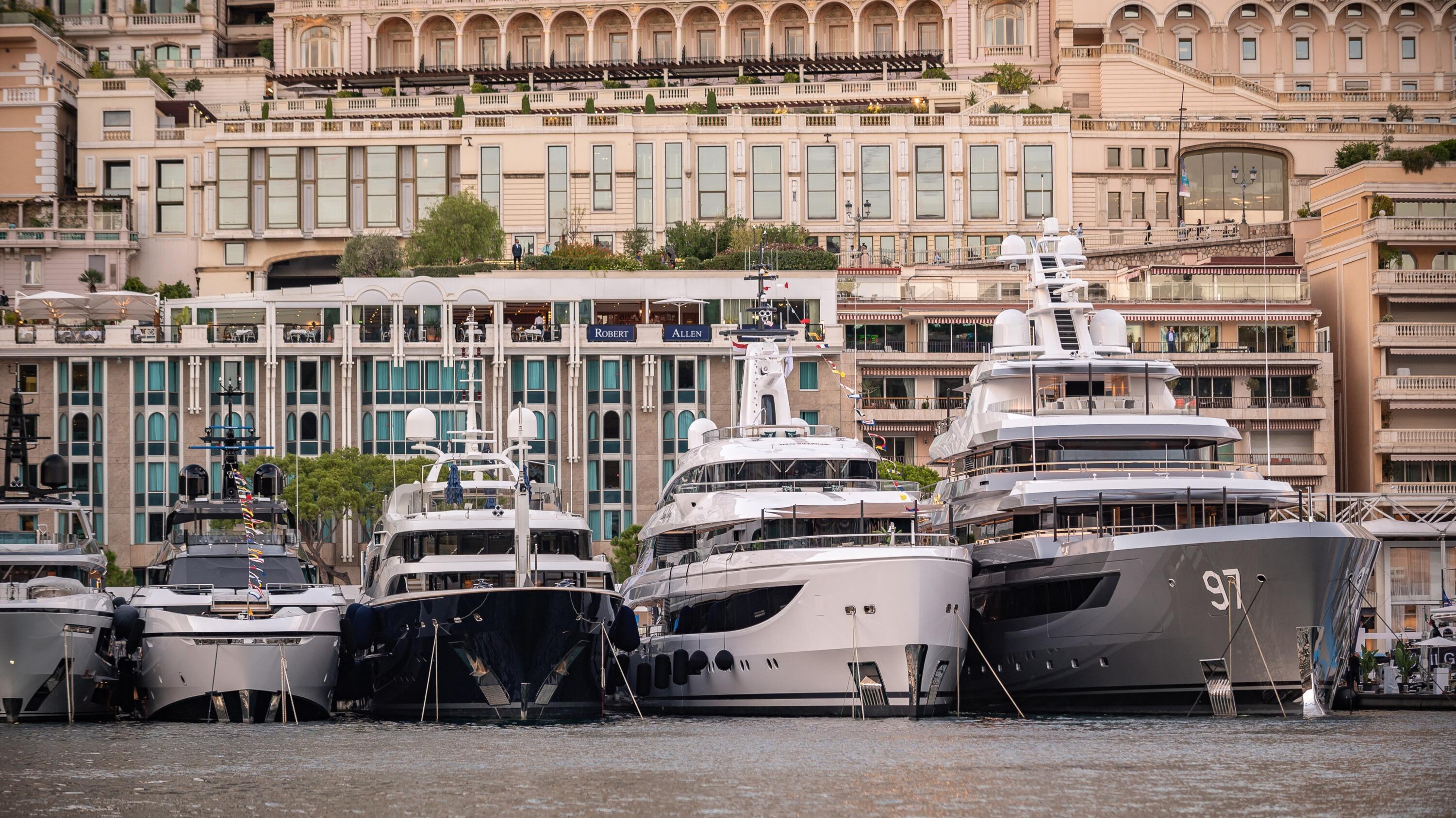 Du yacht-trophée au refuge nomade : le grand luxe change-t-il vraiment de cap ?