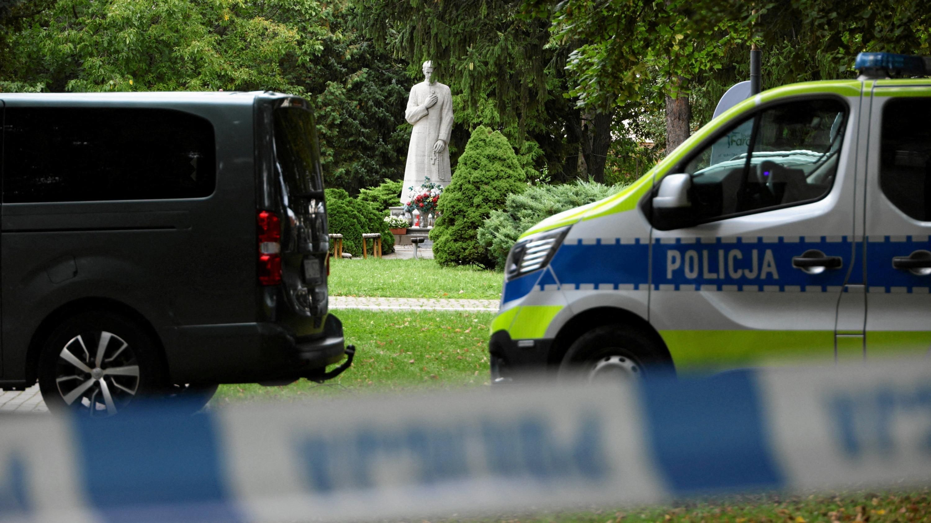 Un prêtre tué, quatre personnes blessées : la Pologne sous le choc après une attaque au couteau