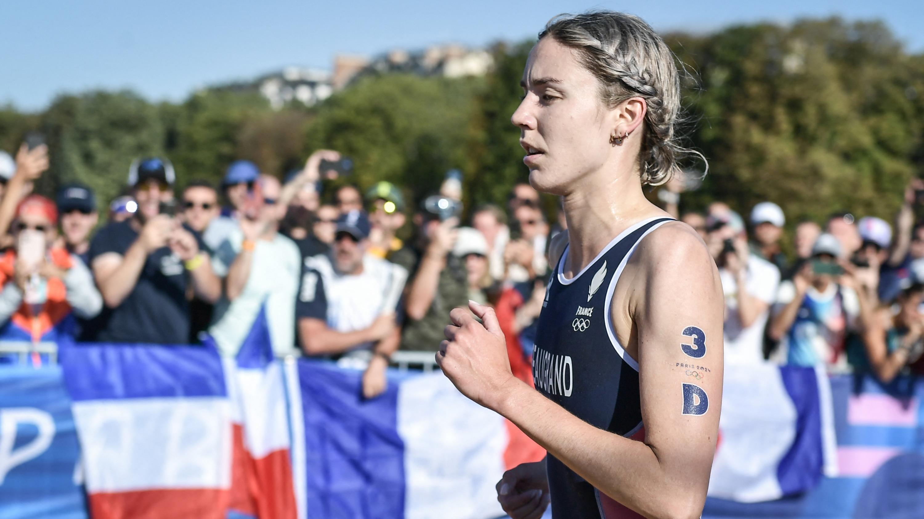 Triathlon : la Française Cassandre Beaugrand s’adjuge un deuxième titre mondial
