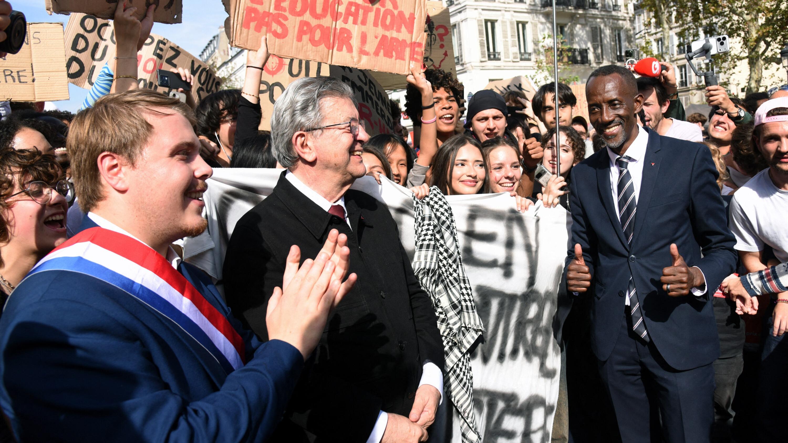 Blocus des lycées : LFI accusé d’encourager la violence dans un but électoraliste