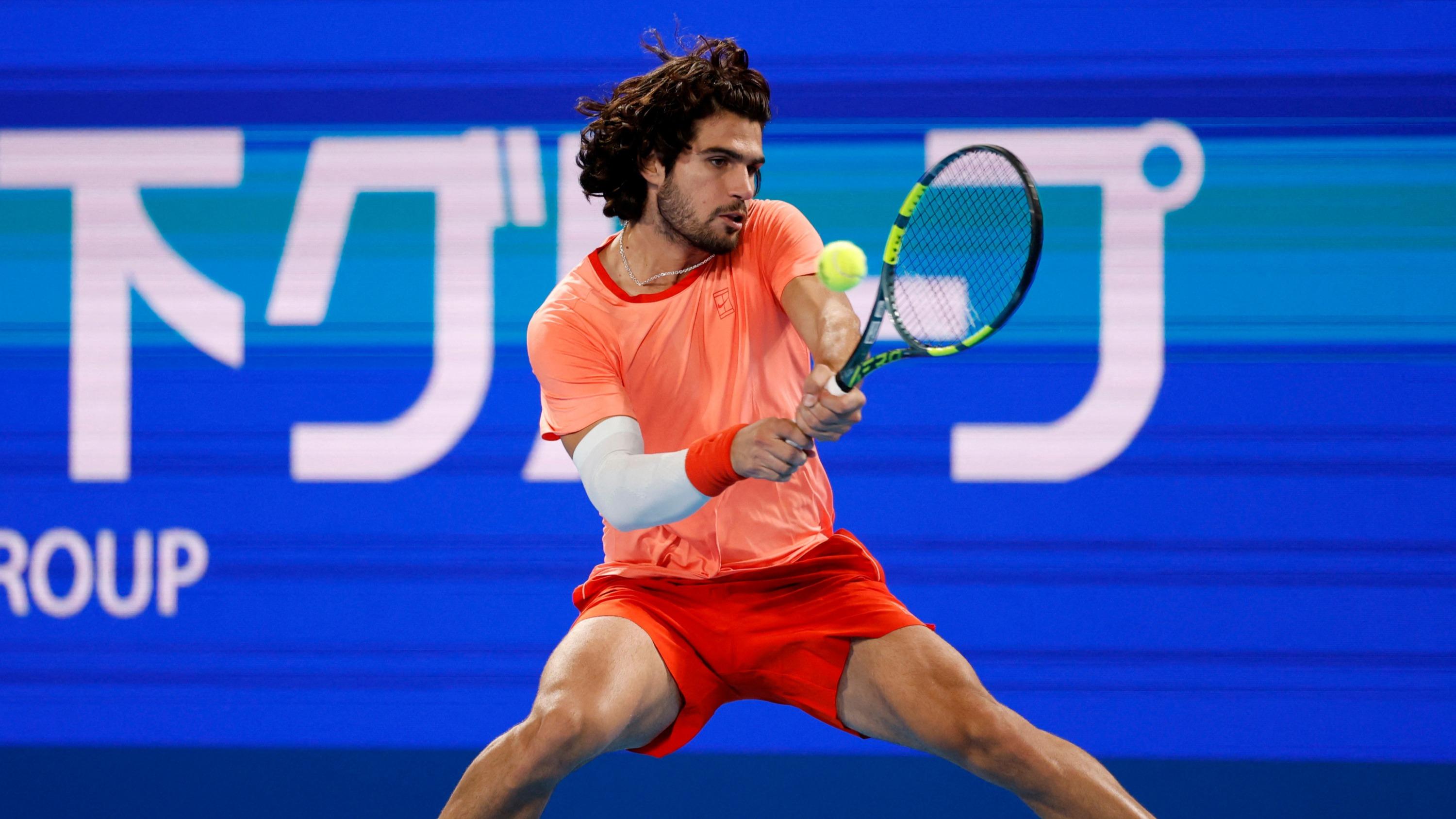 Tennis : Carlos Alcaraz se hisse en finale à Tokyo malgré un énorme trou d'air