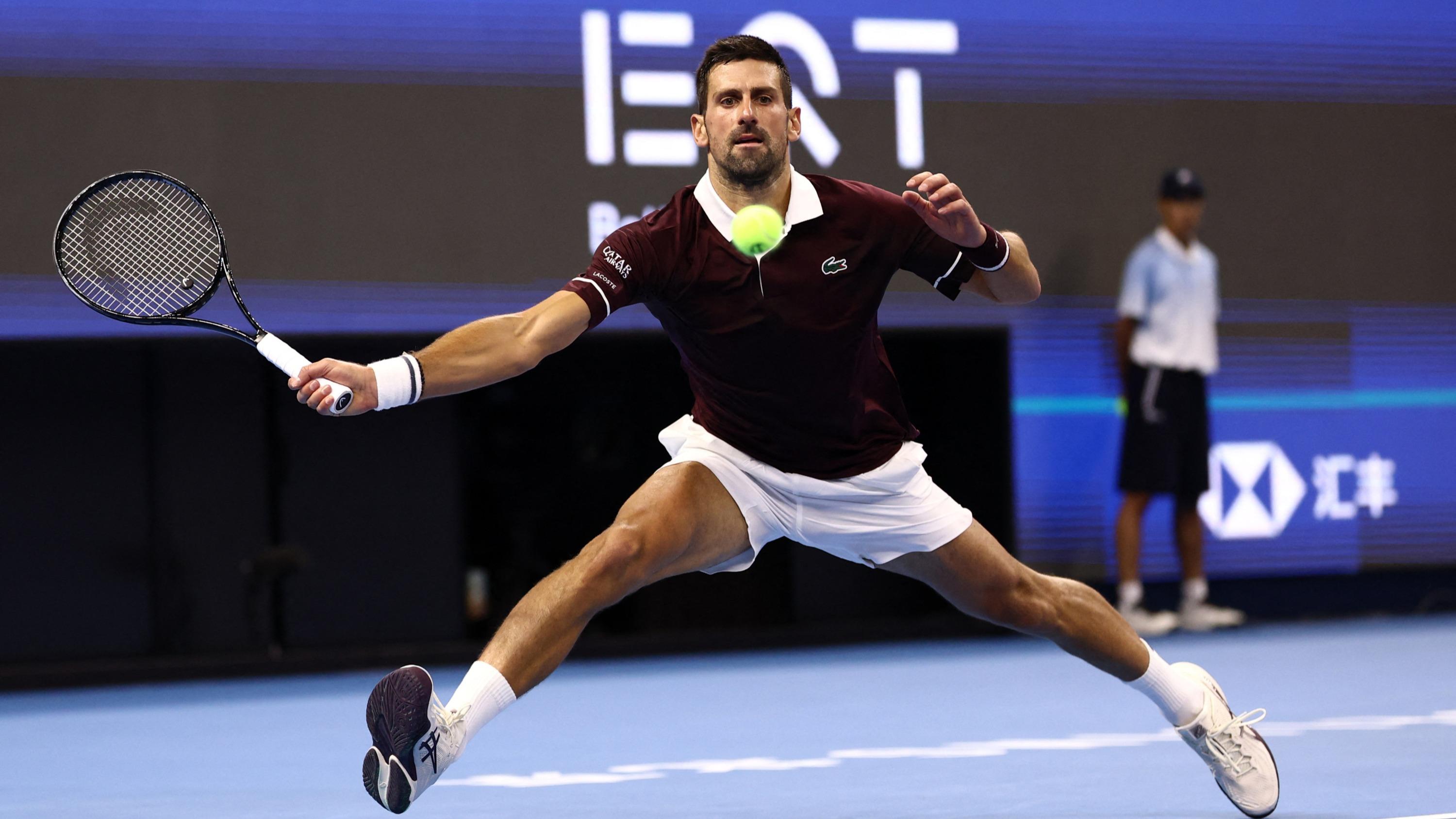 Tennis : à Pékin, Djokovic qualifié pour sa 146e finale après la disqualification de Medvedev