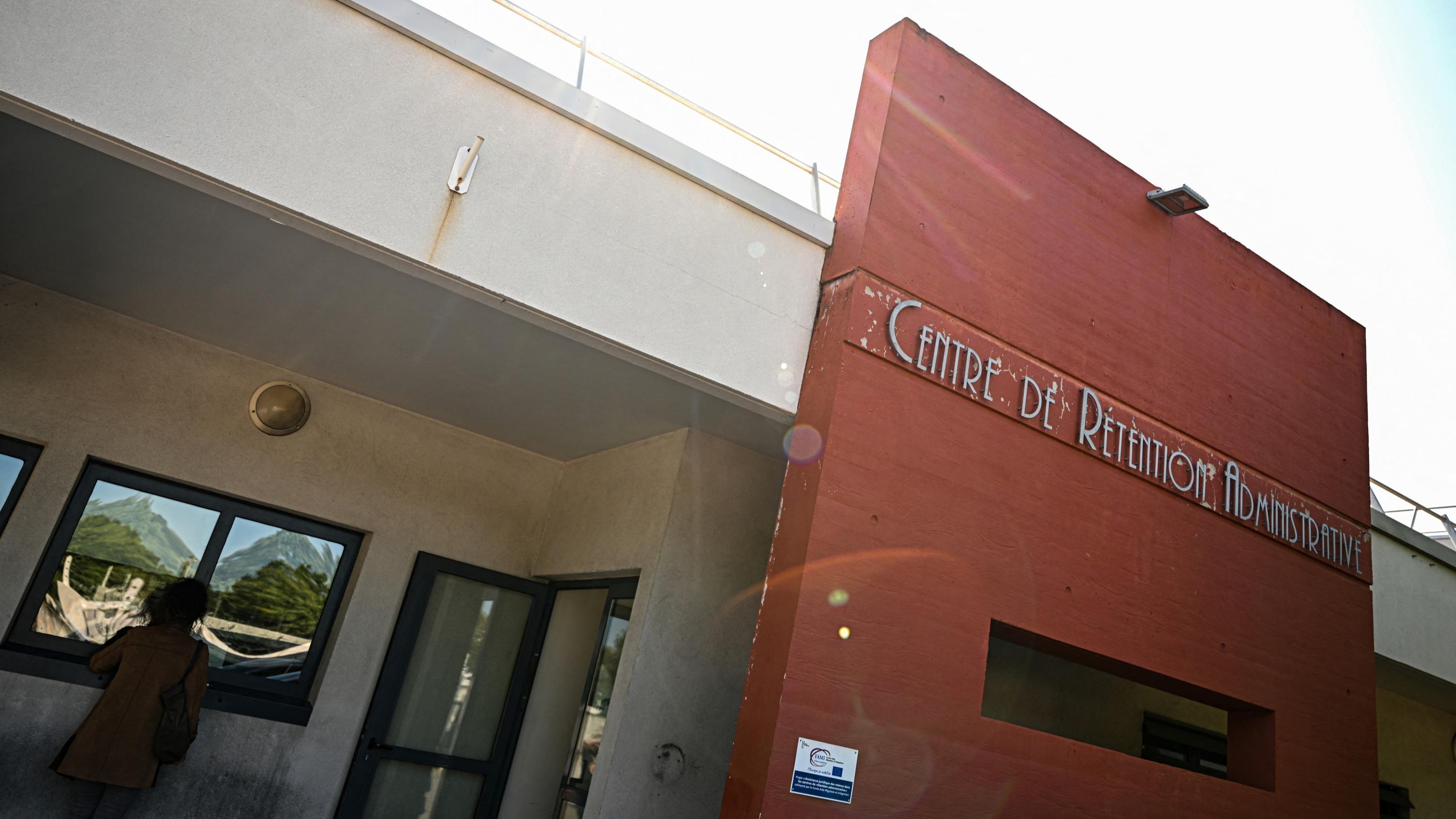 En Loire-Atlantique, l’extrême gauche mobilise pour empêcher la création de nouveaux centres de rétention administrative