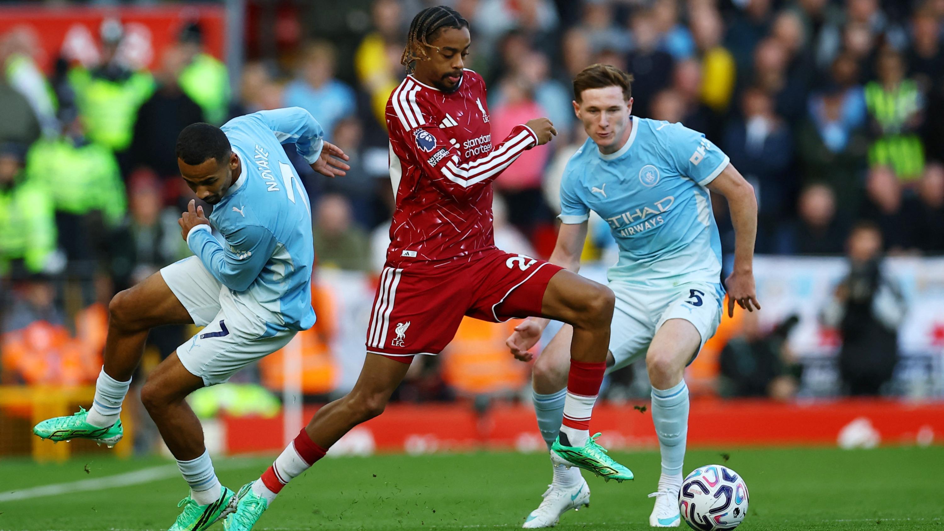 EN DIRECT - Liverpool-Manchester City : Barcola et Cherki peu en vue, les Citizen sifflés… Début de choc brouillon