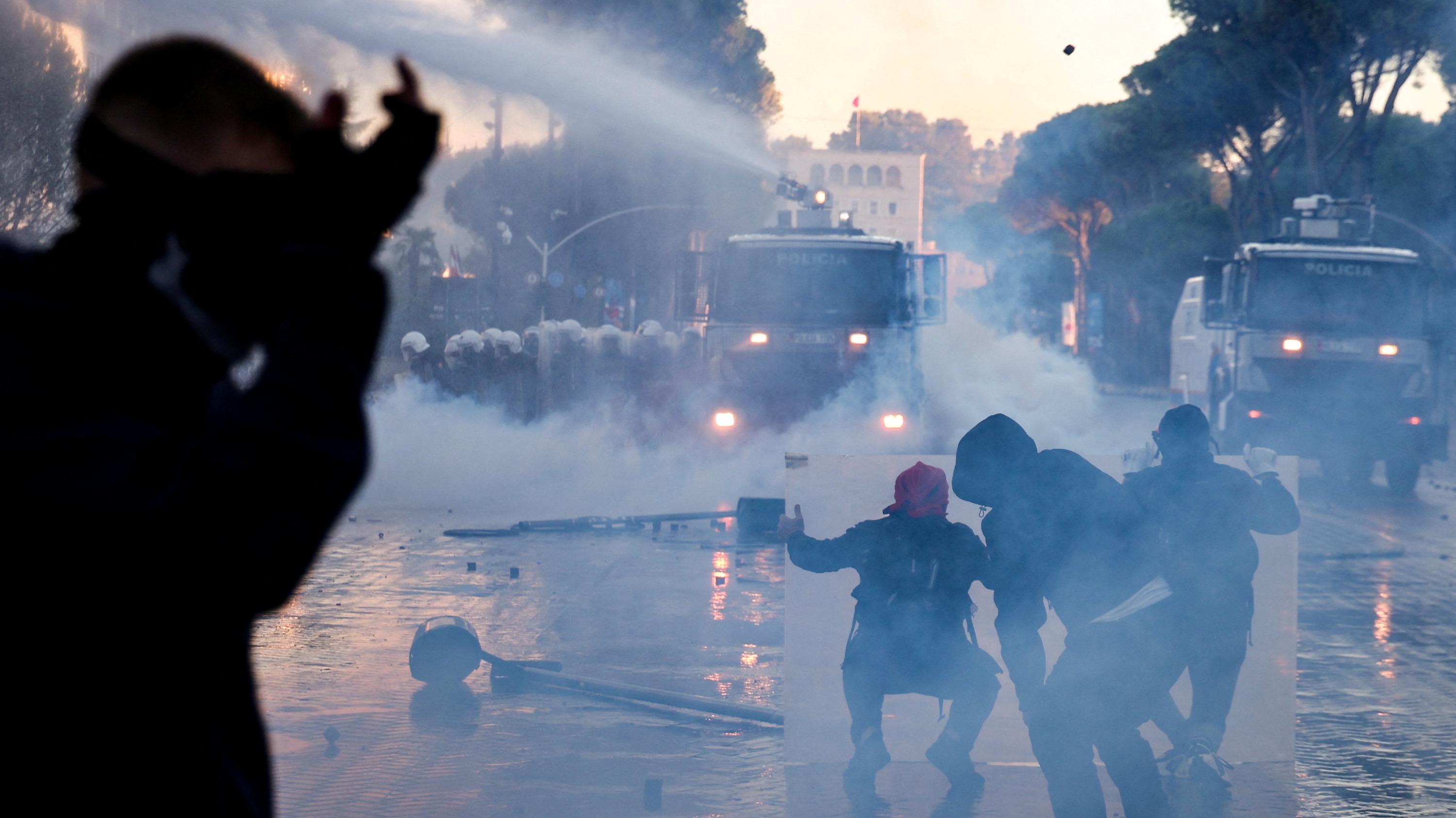 « L’Albanie connaît un mouvement de protestation depuis bientôt 140 jours » : à Tirana, la rue s’énerve contre Edi Rama