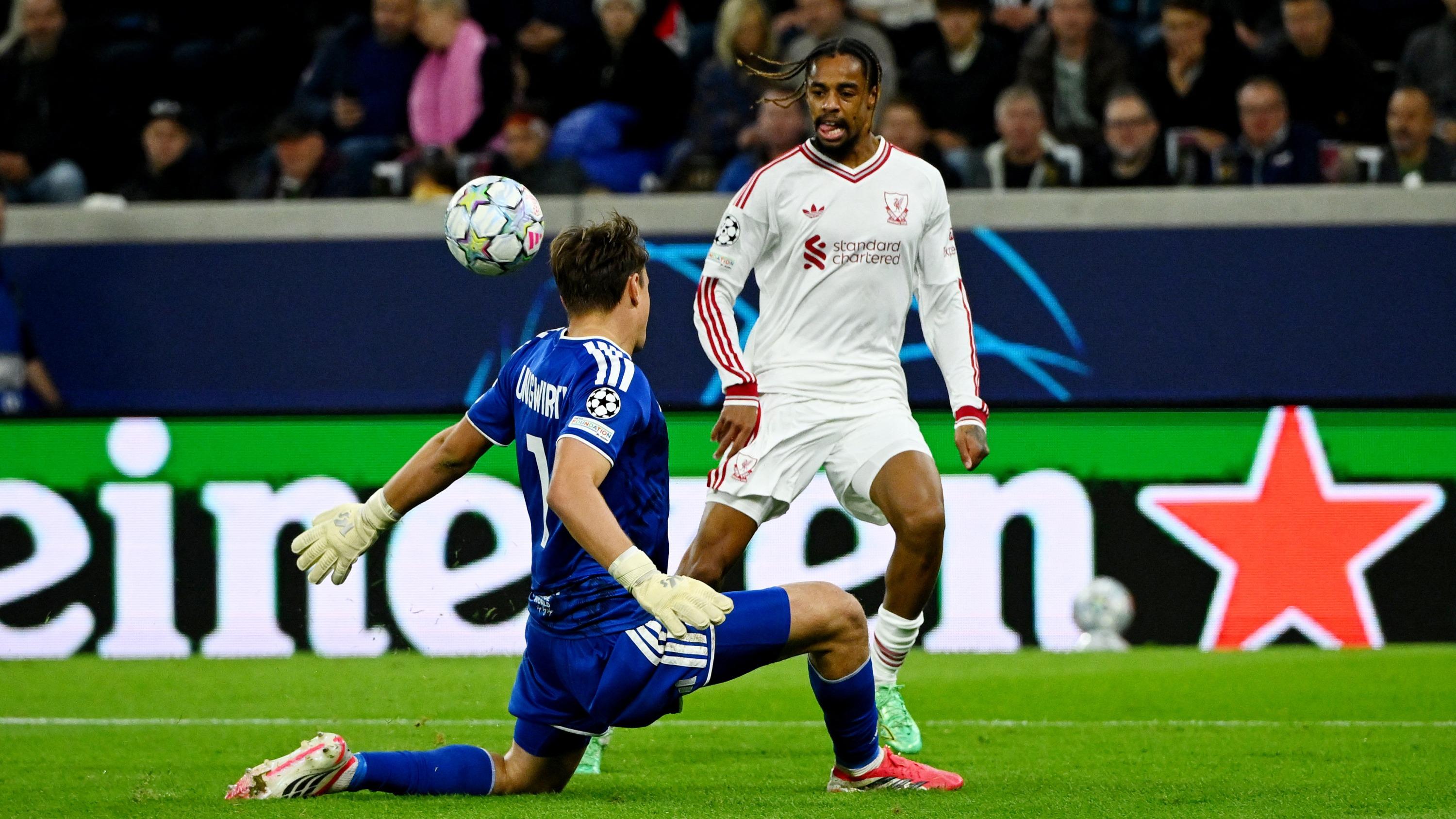 EN DIRECT - Multiplex Ligue des champions : Barcola et Liverpool visent la passe de trois, Manchester City doit se rattraper après le PSG