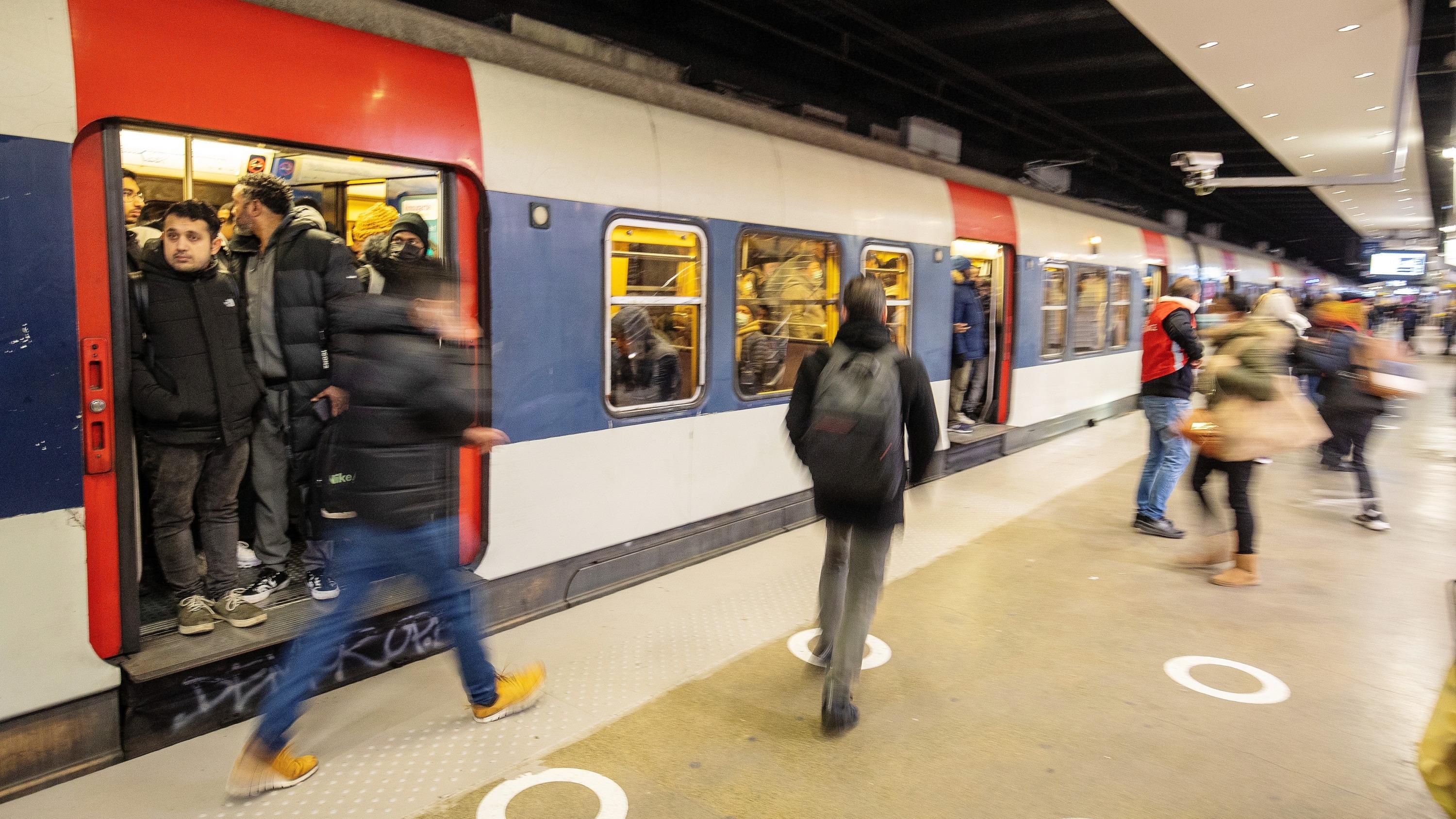 Les RER B et D interrompus ce mercredi matin dans Paris après un «incident affectant la voie»
