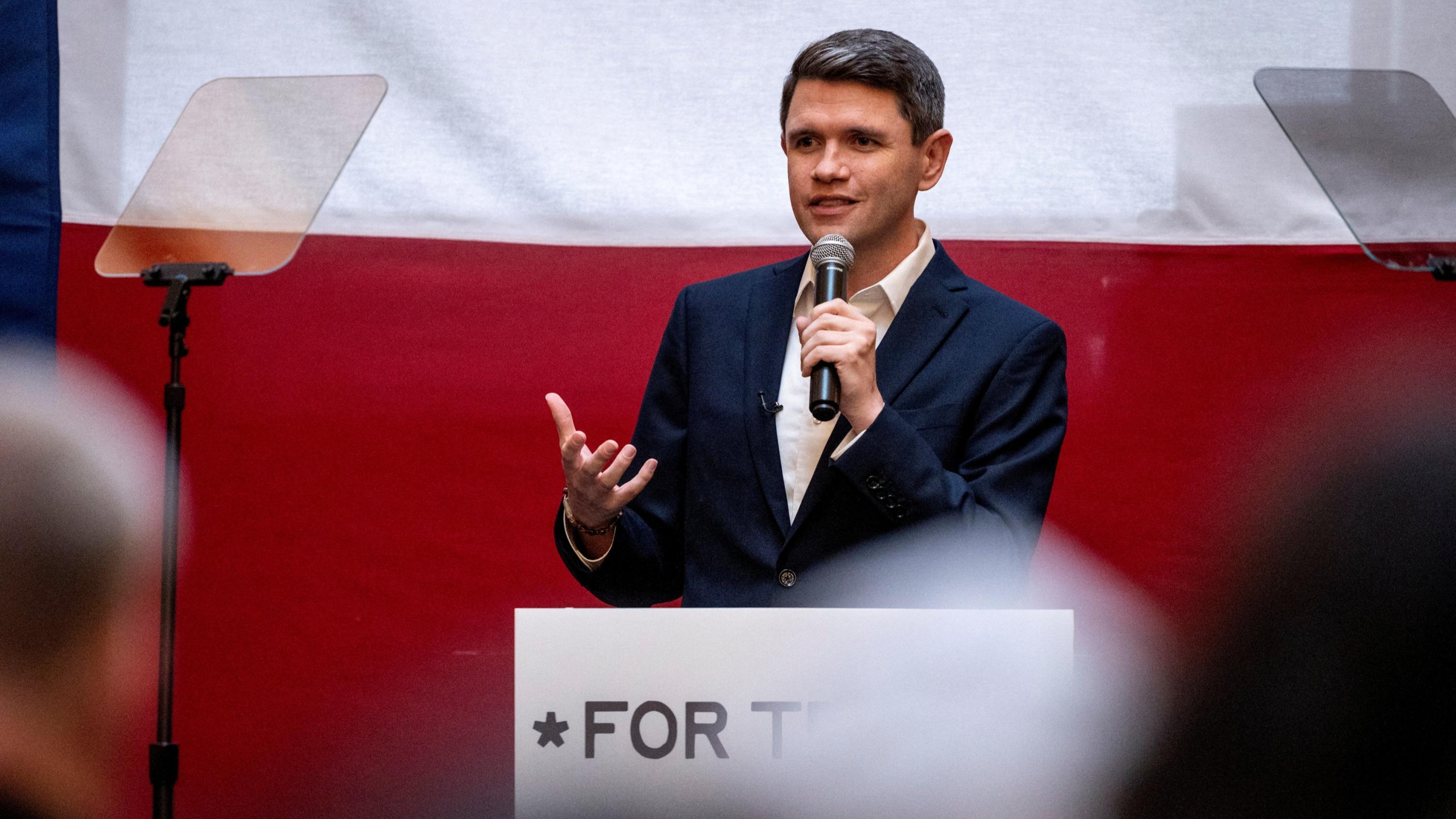 Midterms aux États-Unis : James Talarico, l’ancien séminariste devenu espoir des démocrates au Texas