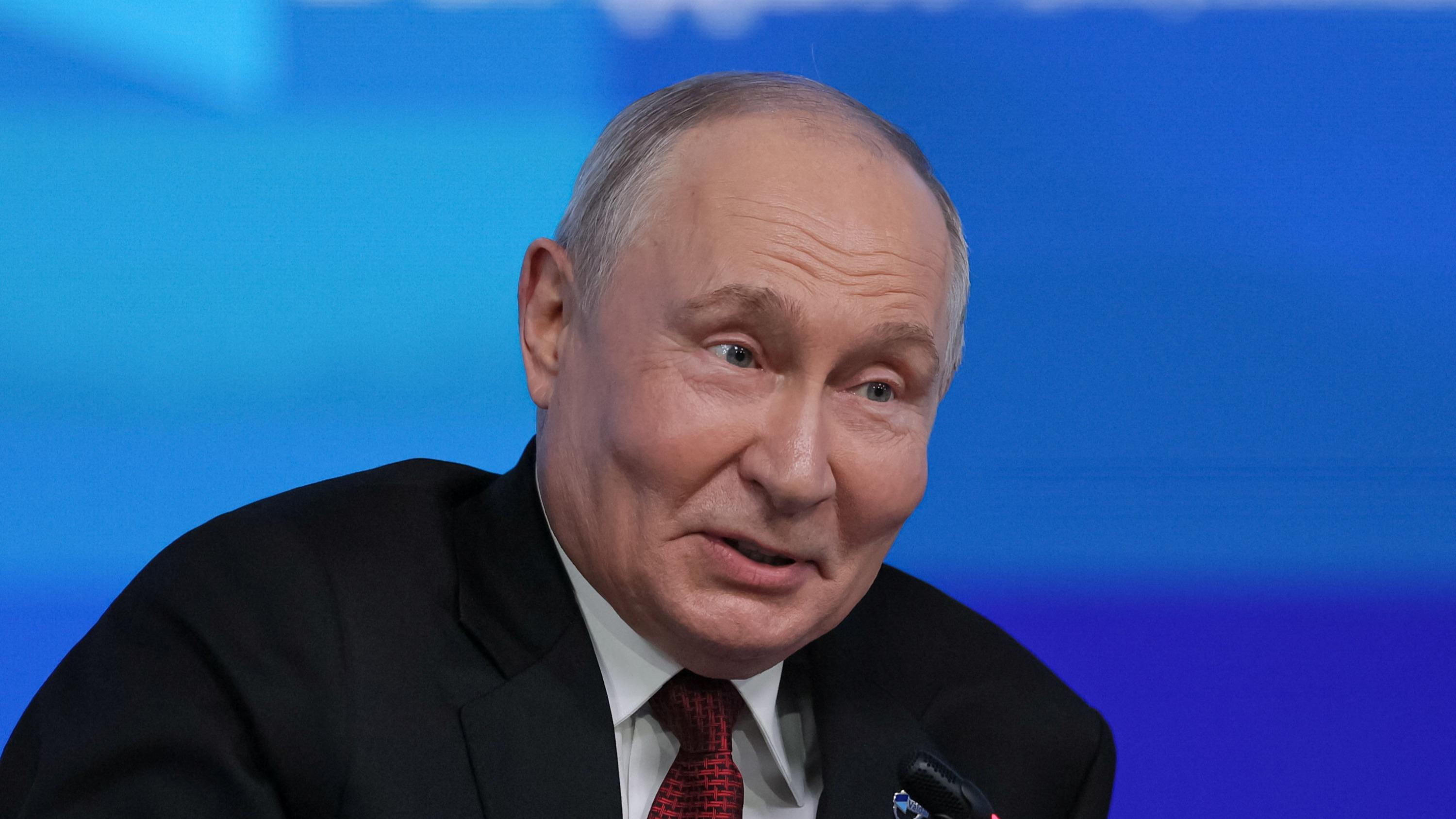 Guerre en Ukraine : Vladimir Poutine a fait installer 16 nouveaux systèmes antiaériens autour de l’une de ses résidences privées