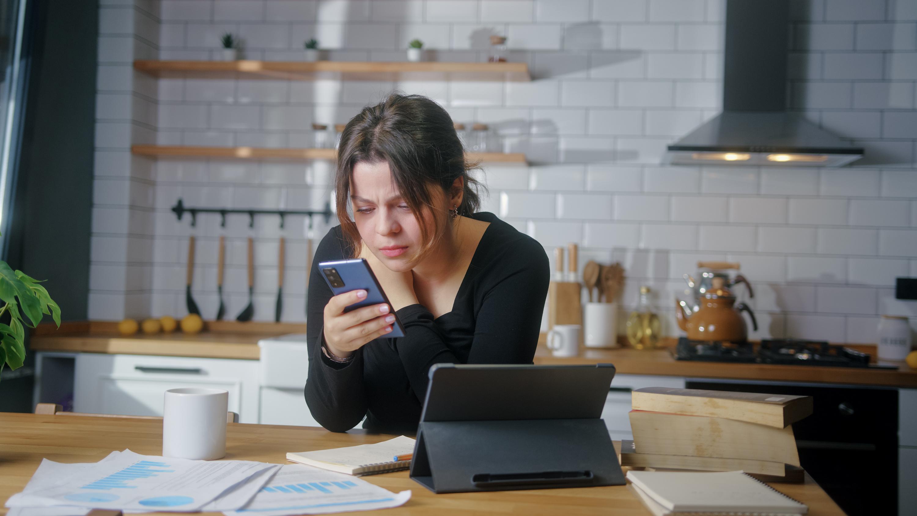 Arnaque téléphonique : comment fonctionne le dispositif d’authentification qui entre en vigueur en octobre ?