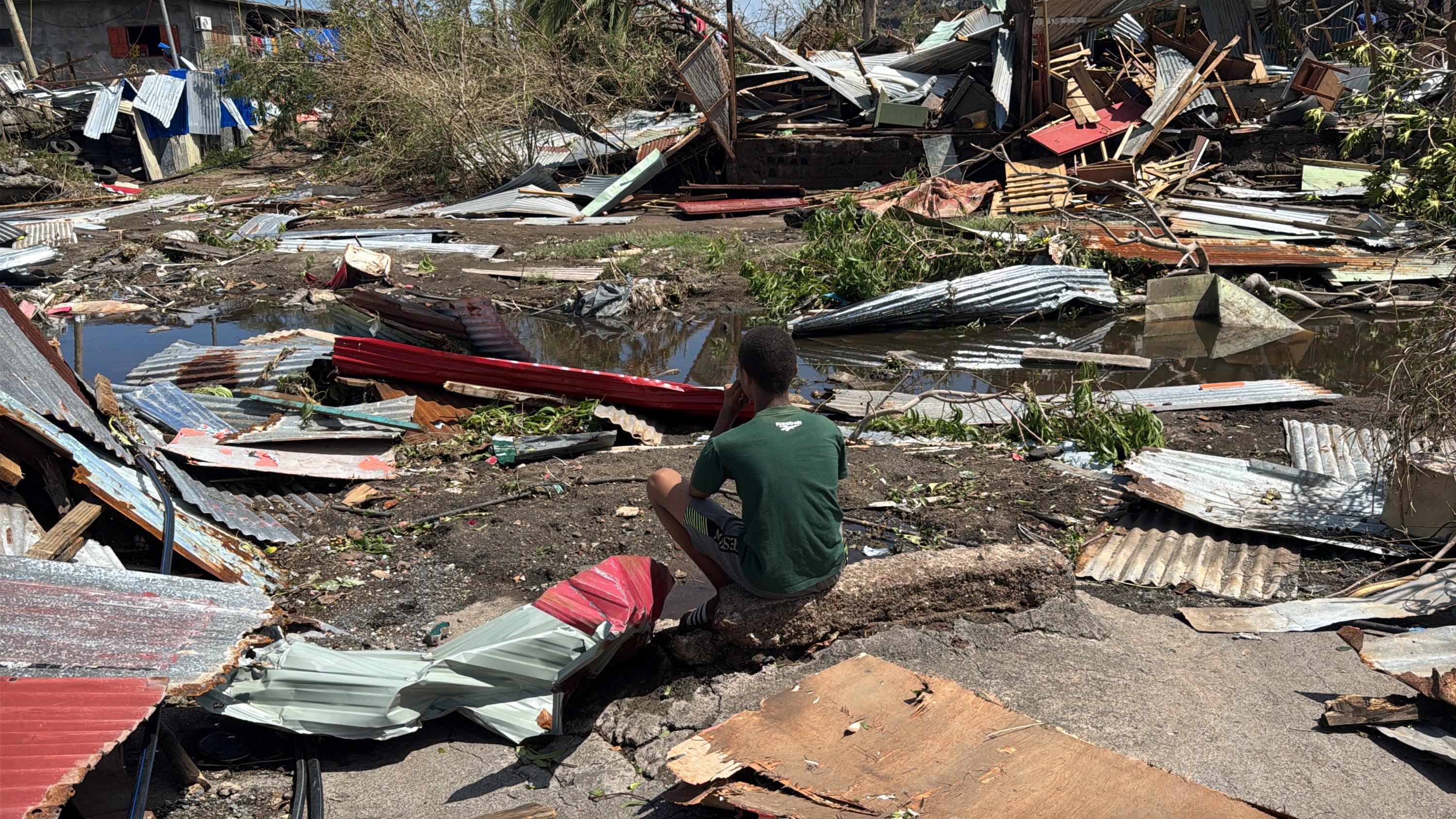 «On n’a pas de nouvelles» : l’angoisse des Mahorais de Marseille après le passage du cyclone Chido sur Mayotte