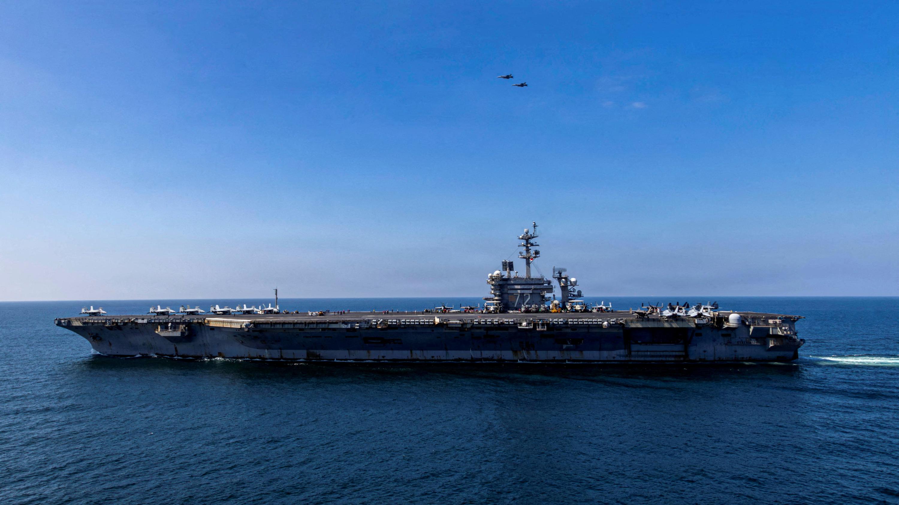 Déployé depuis 270 jours, le porte-avions américain USS Abraham Lincoln fait escale à Pattaya, sur fond de craintes liées au tourisme sexuel