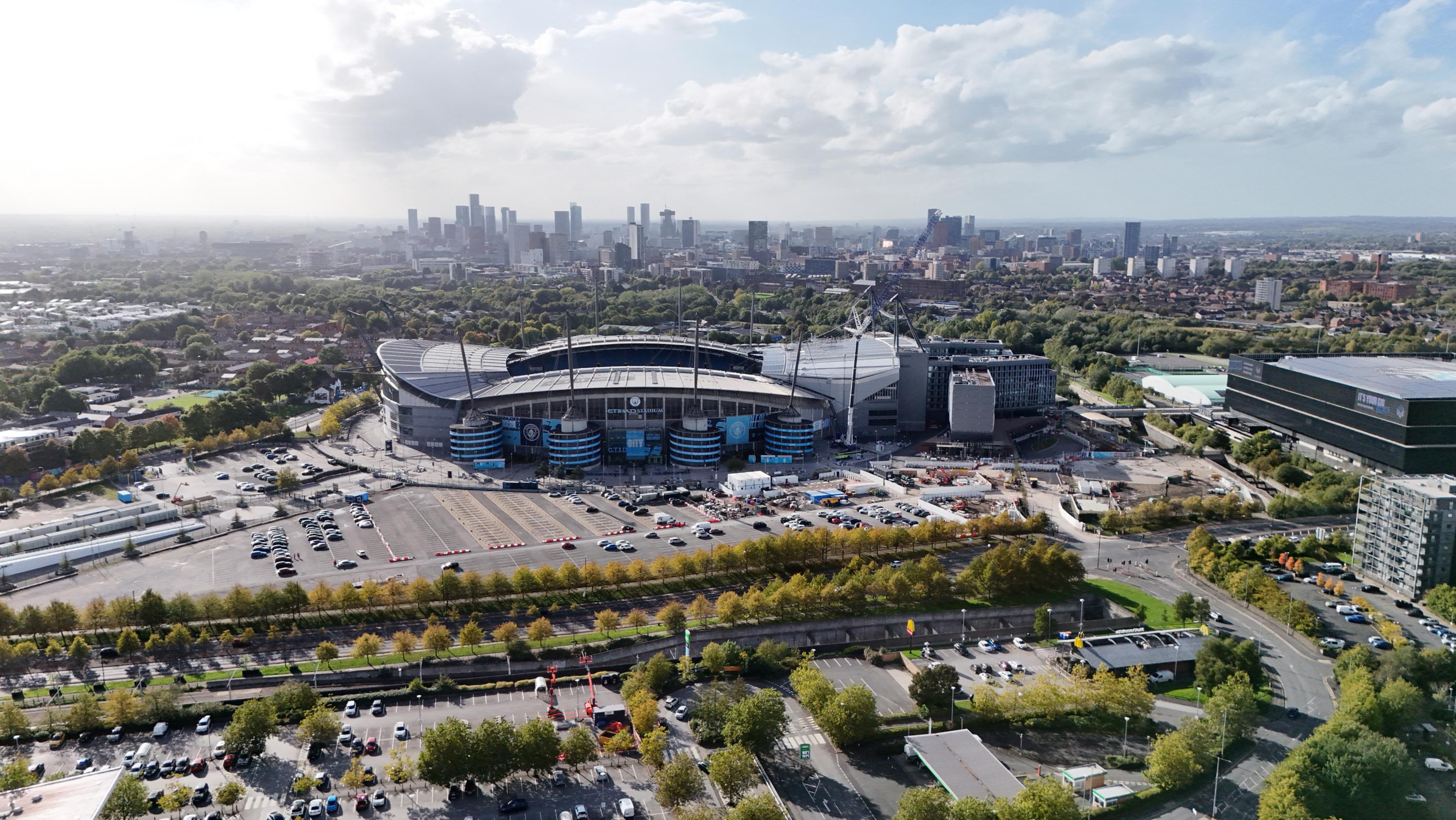 Affaire Manchester City : les Émirats menaceraient de retirer plusieurs milliards de livres d’investissements au Royaume-Uni