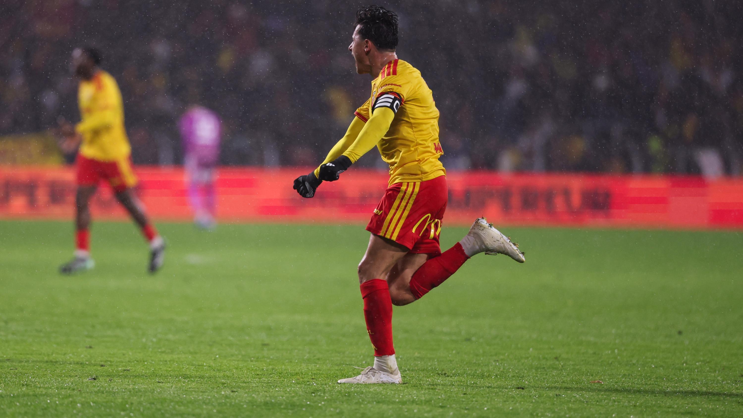 Lens-Paris FC : «Je ne me suis jamais senti aussi fort», assure Thauvin qui a «envie d’aller en équipe de France»