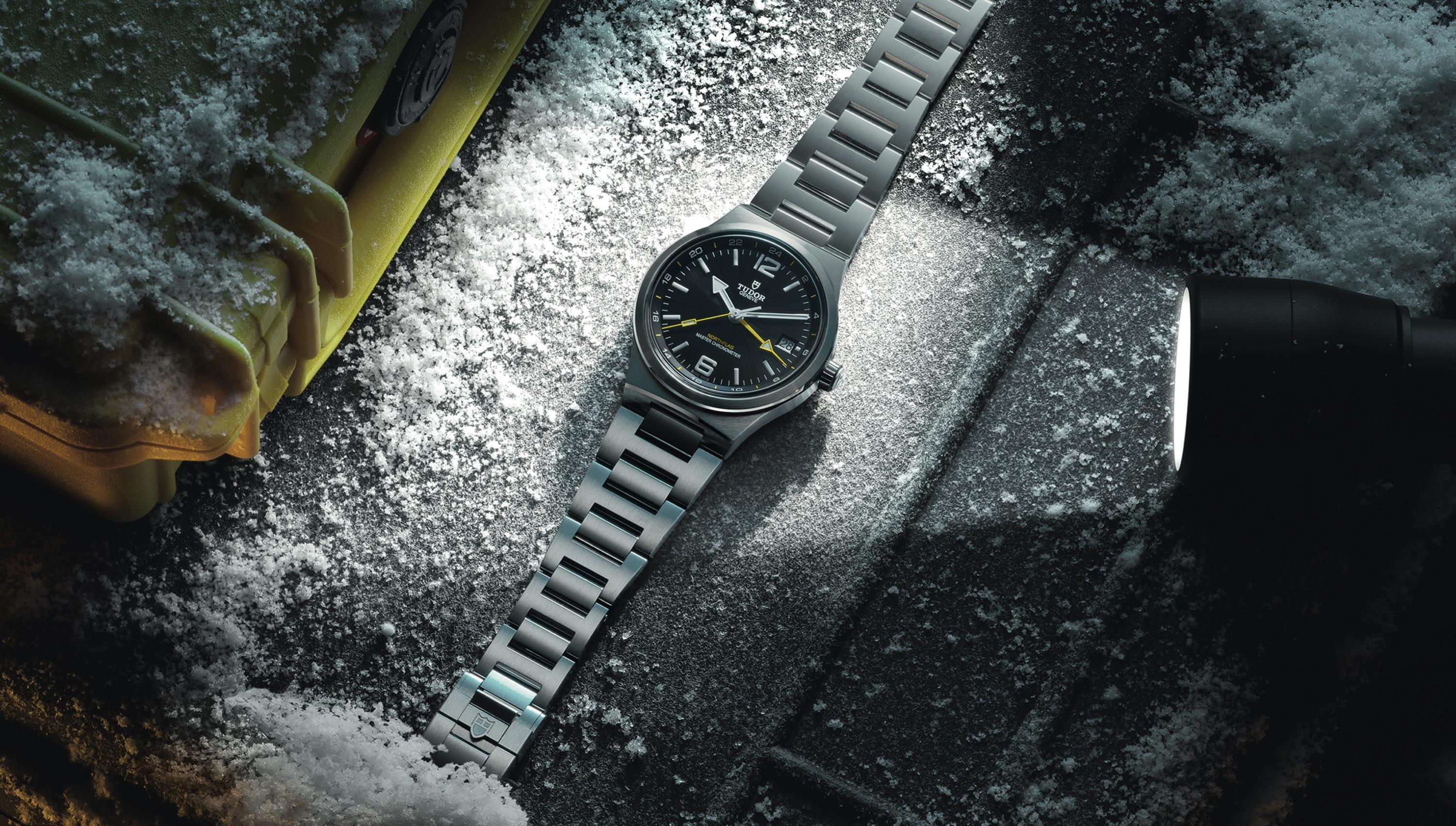 Tudor relance la North Flag avec un bracelet intégré