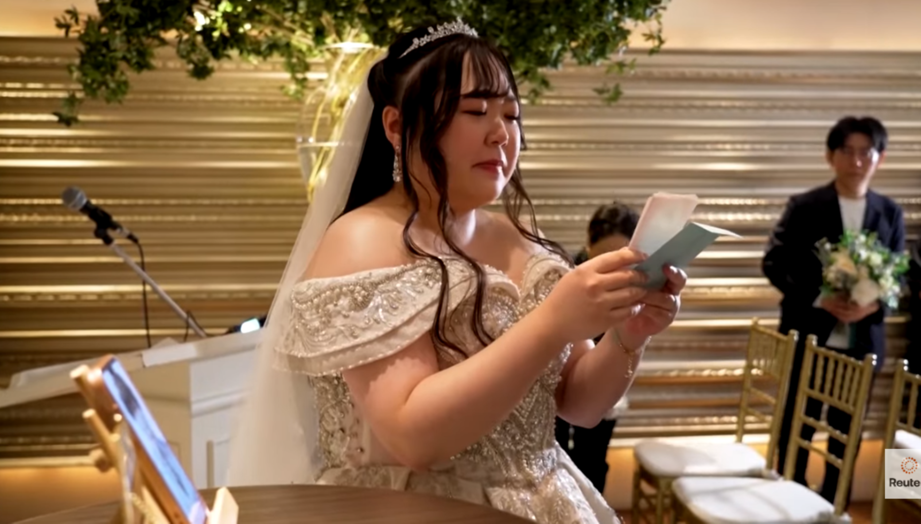 «Devant moi, maintenant, tu es la plus belle» : au Japon, une trentenaire a épousé une intelligence artificielle