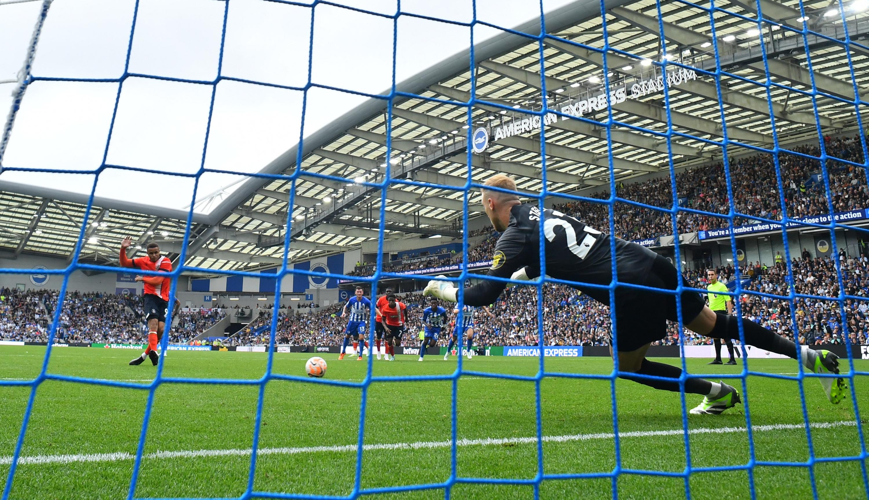 Foot : enquête ouverte après des chants homophobes en Premier League