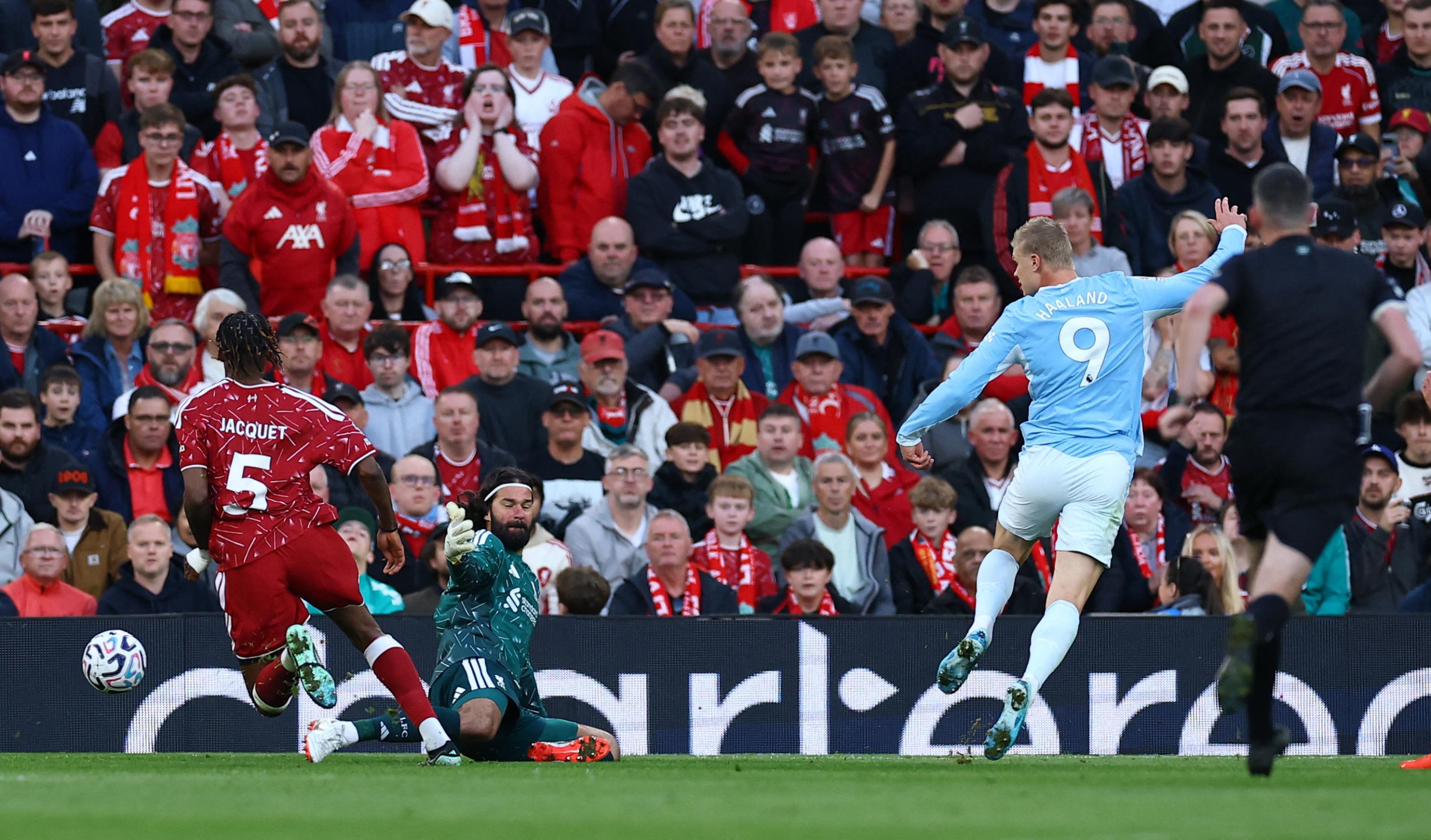 EN DIRECT - Liverpool-Manchester City : réduits à dix, les Reds flanchent