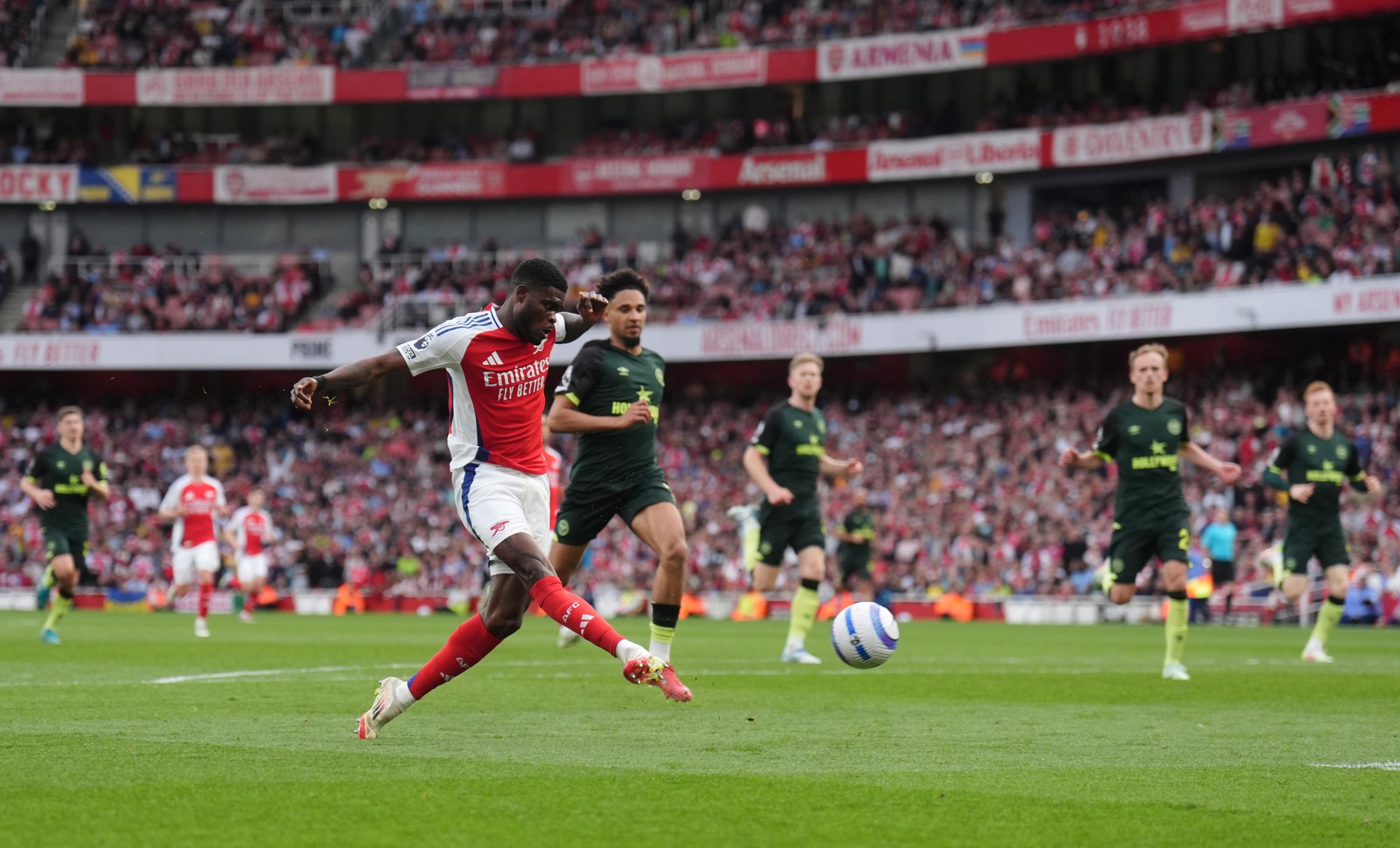 Foot : accusé de viol, l’ancien joueur d’Arsenal Thomas Partey libéré sous caution