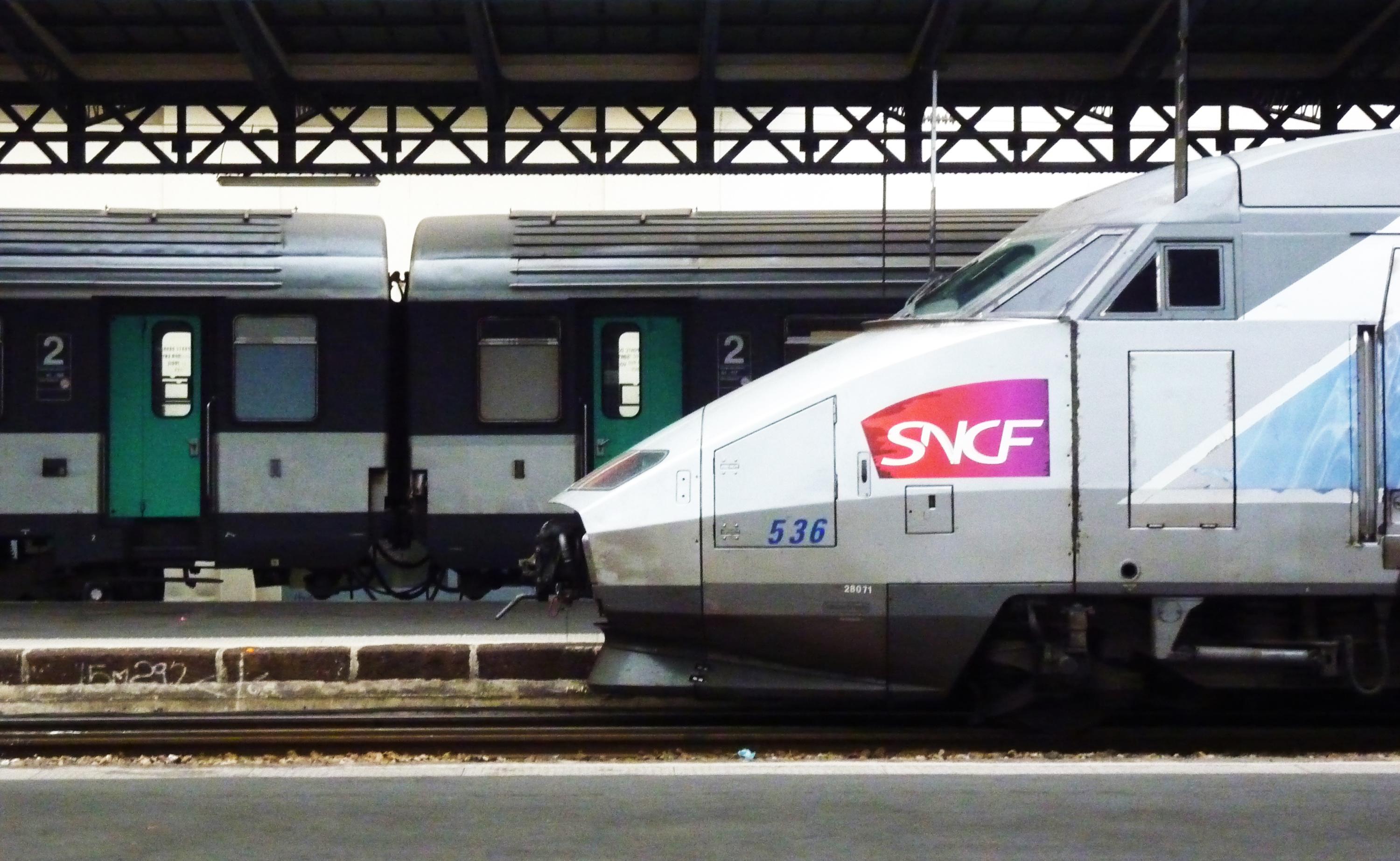 Rêver De Se Faire Voler Son Sac Maisons-Alfort : un homme tente de voler un sac et meurt écrasé par un train