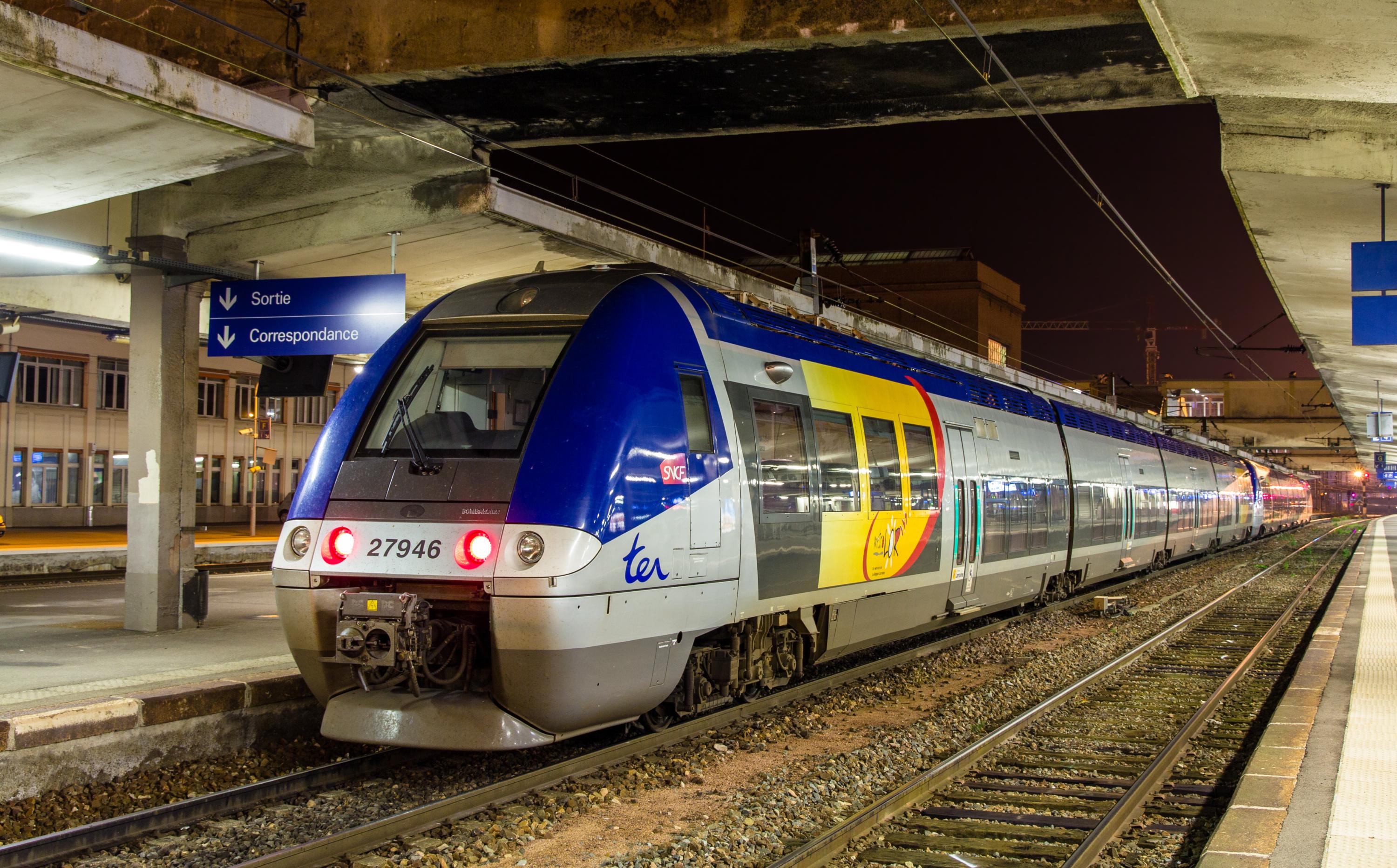 Un adolescent de 13 ans tente de poignarder un agent SNCF dans un train entre Paris et Rouen