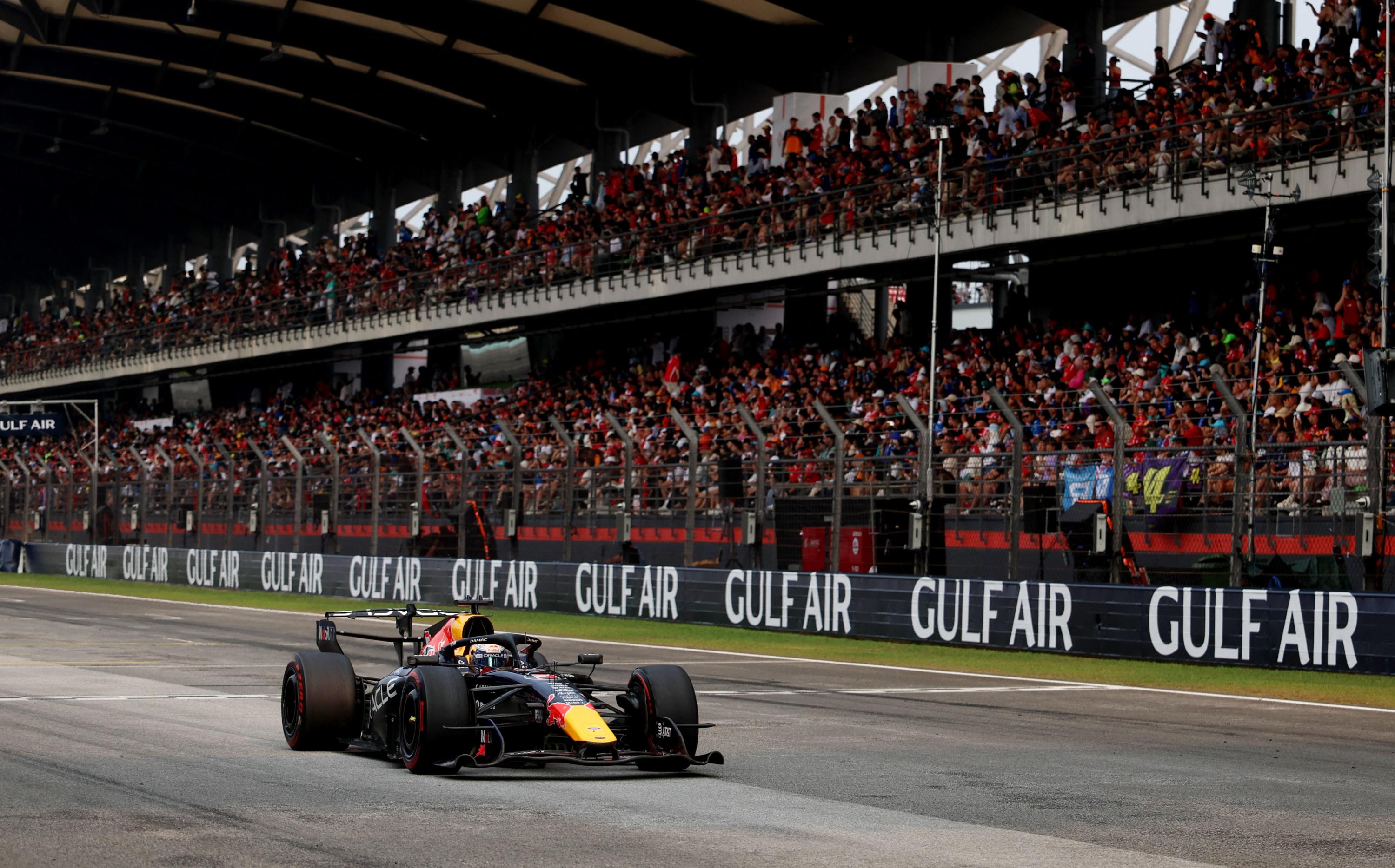 Formule 1 : intouchable en Malaisie, Verstappen s’offre une première victoire cette saison