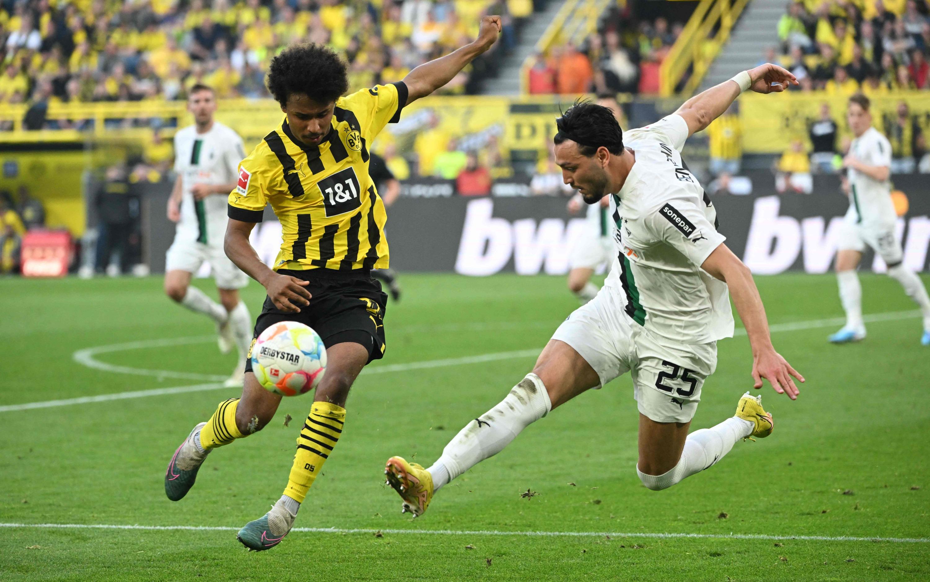 Mercato : Ramy BensebaĂŻni s'engage Ă Dortmund pour quatre saisons