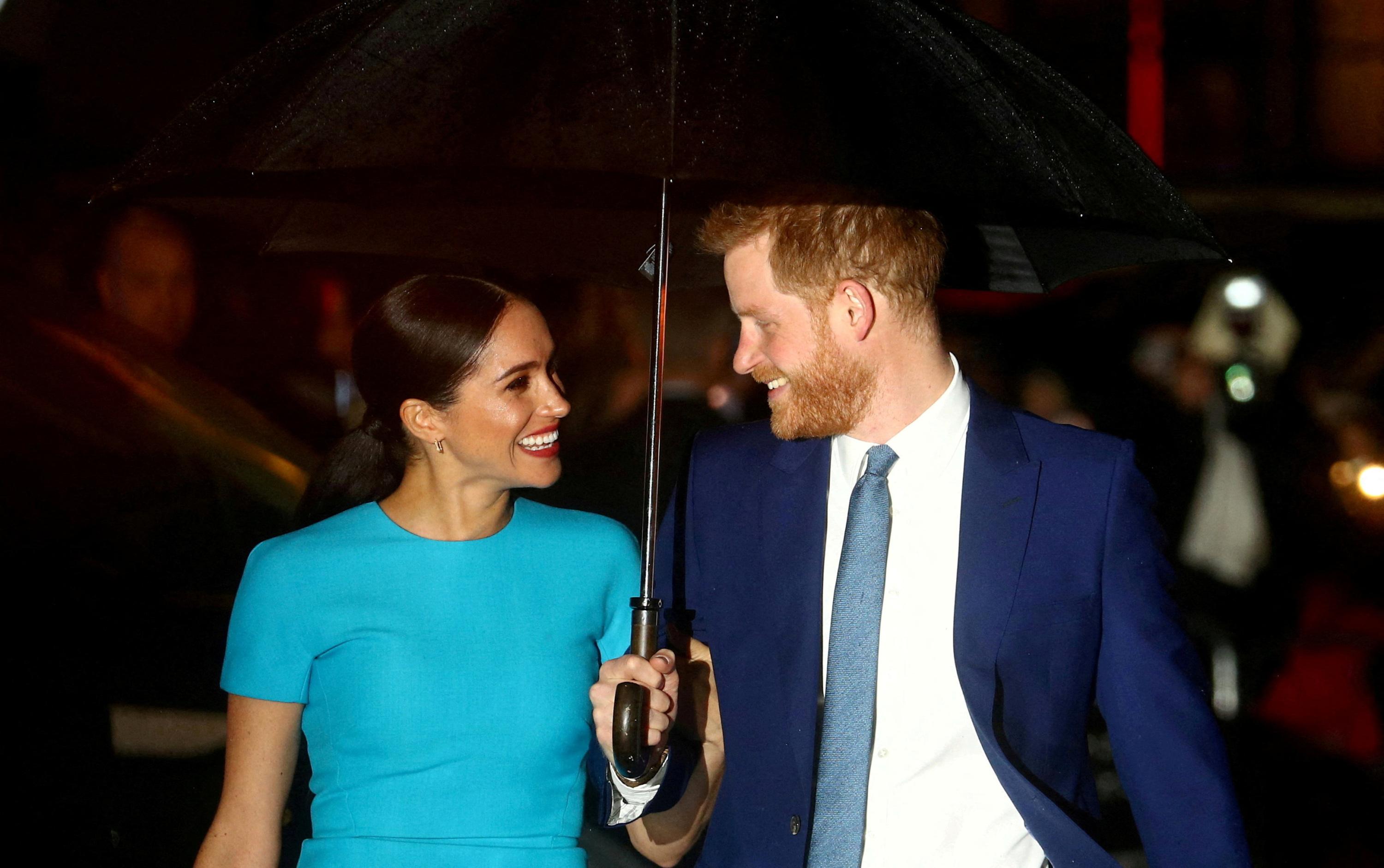 «Je pense qu’ils ont été très irrespectueux envers la famille royale» : Trump se dit «heureux» que le prince Harry et Meghan aient quitté les États-Unis