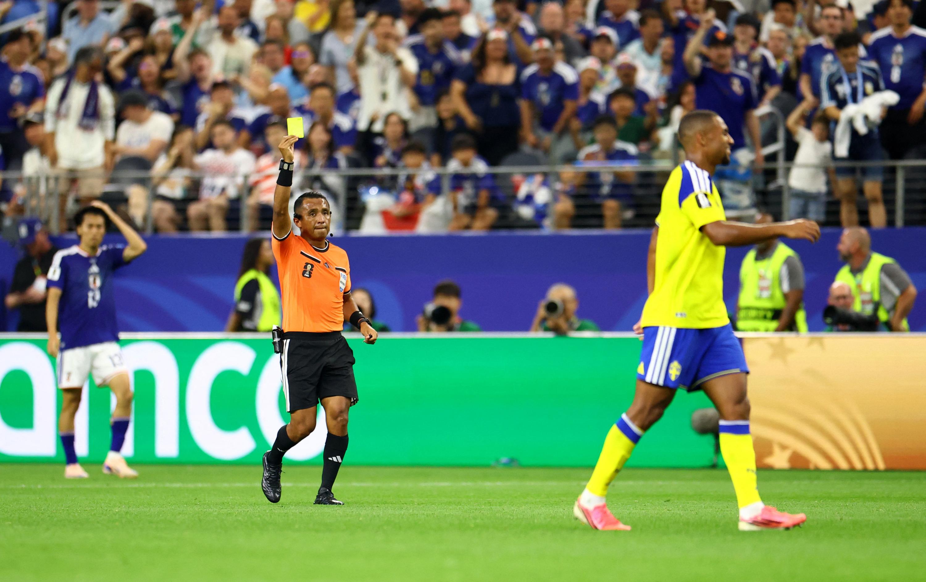 EN DIRECT - Coupe du monde 2026 : un arbitre salvadorien pour France-Espagne, les joueurs de la Roja réagissent au dérapage raciste de leur ancien premier ministre