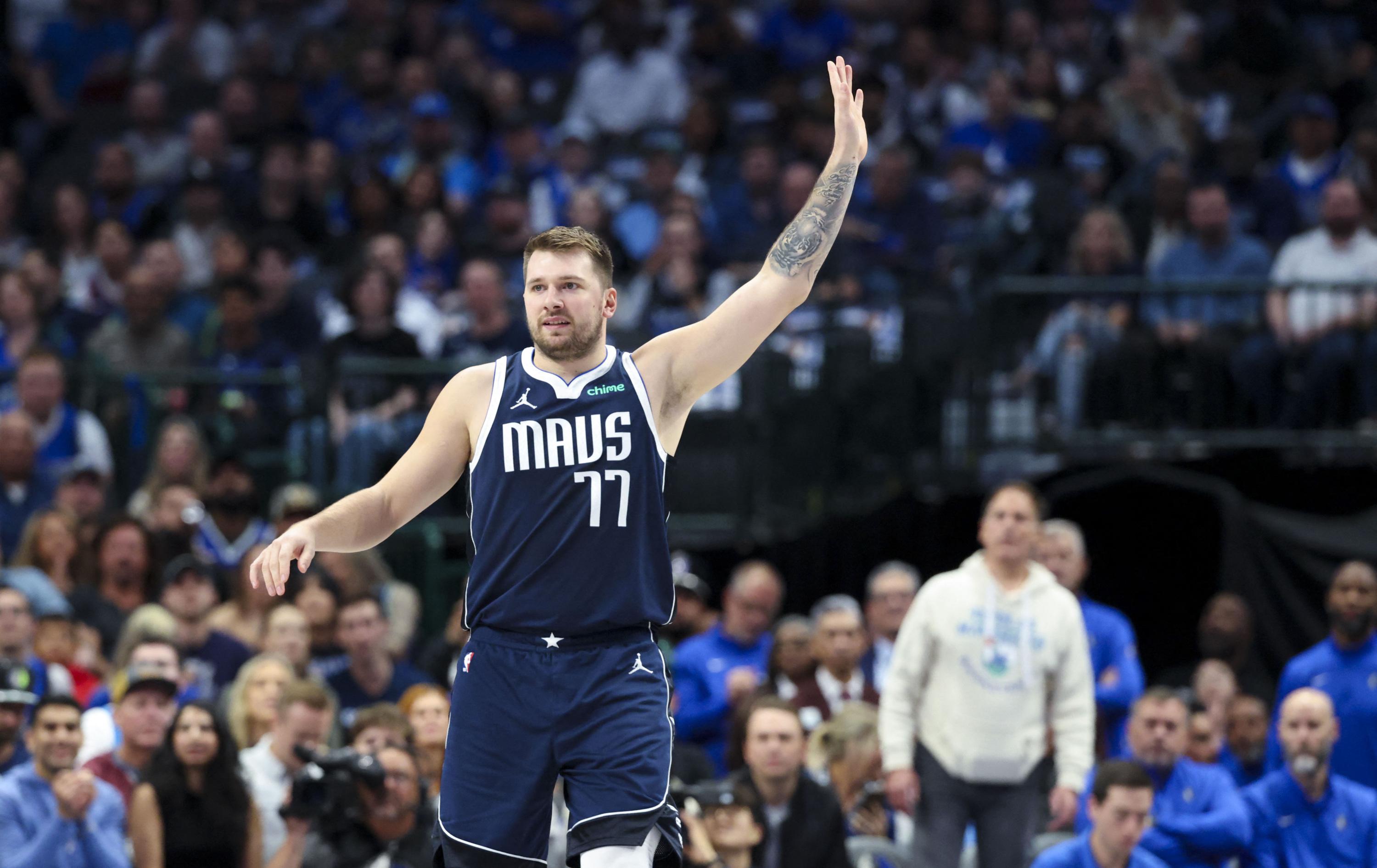 NBA : Luka Doncic, blessé au poignet, va être absent pour au moins une semaine