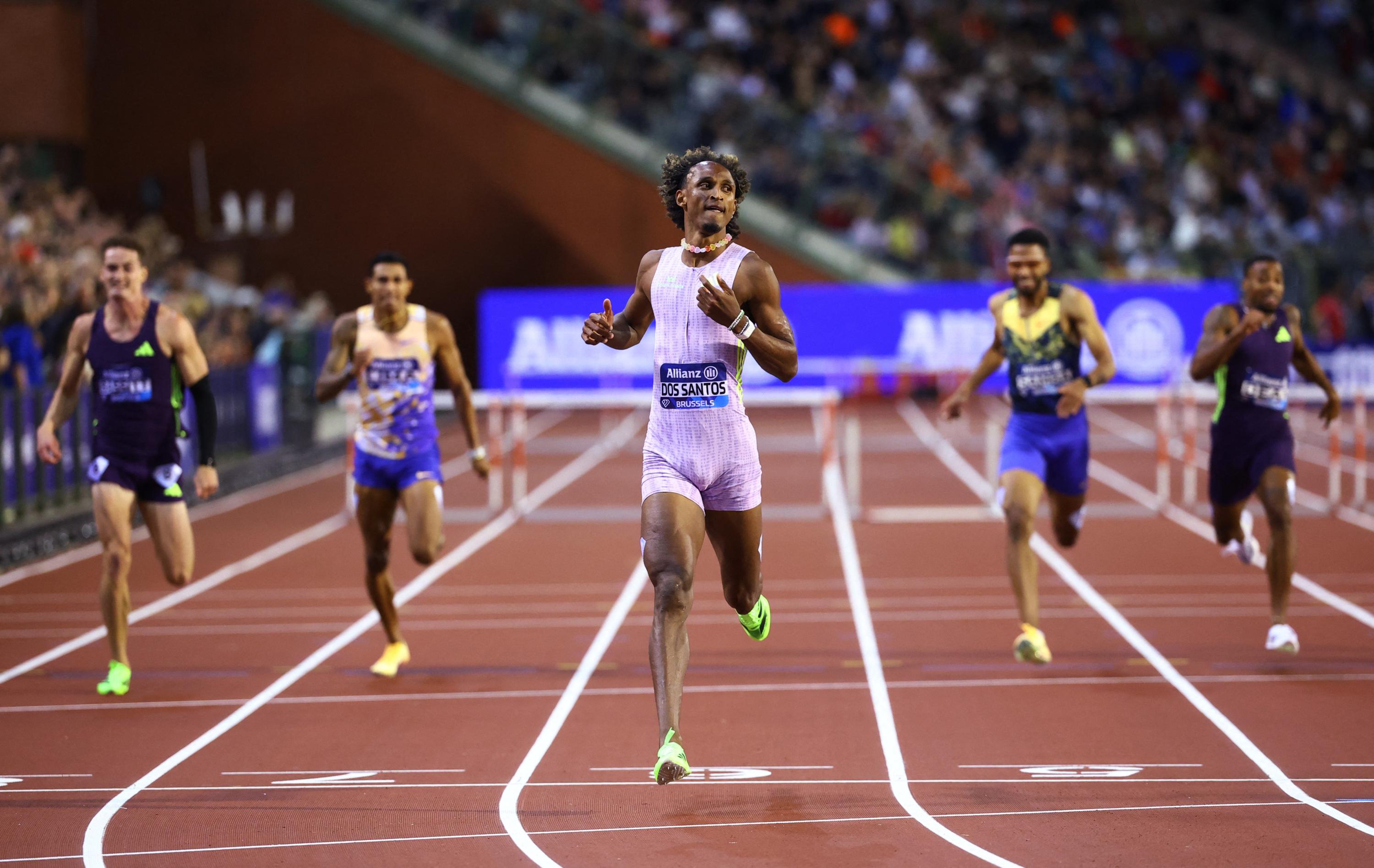 Athlétisme : le Brésilien Alison dos Santos survole le 400m haies à Bruxelles