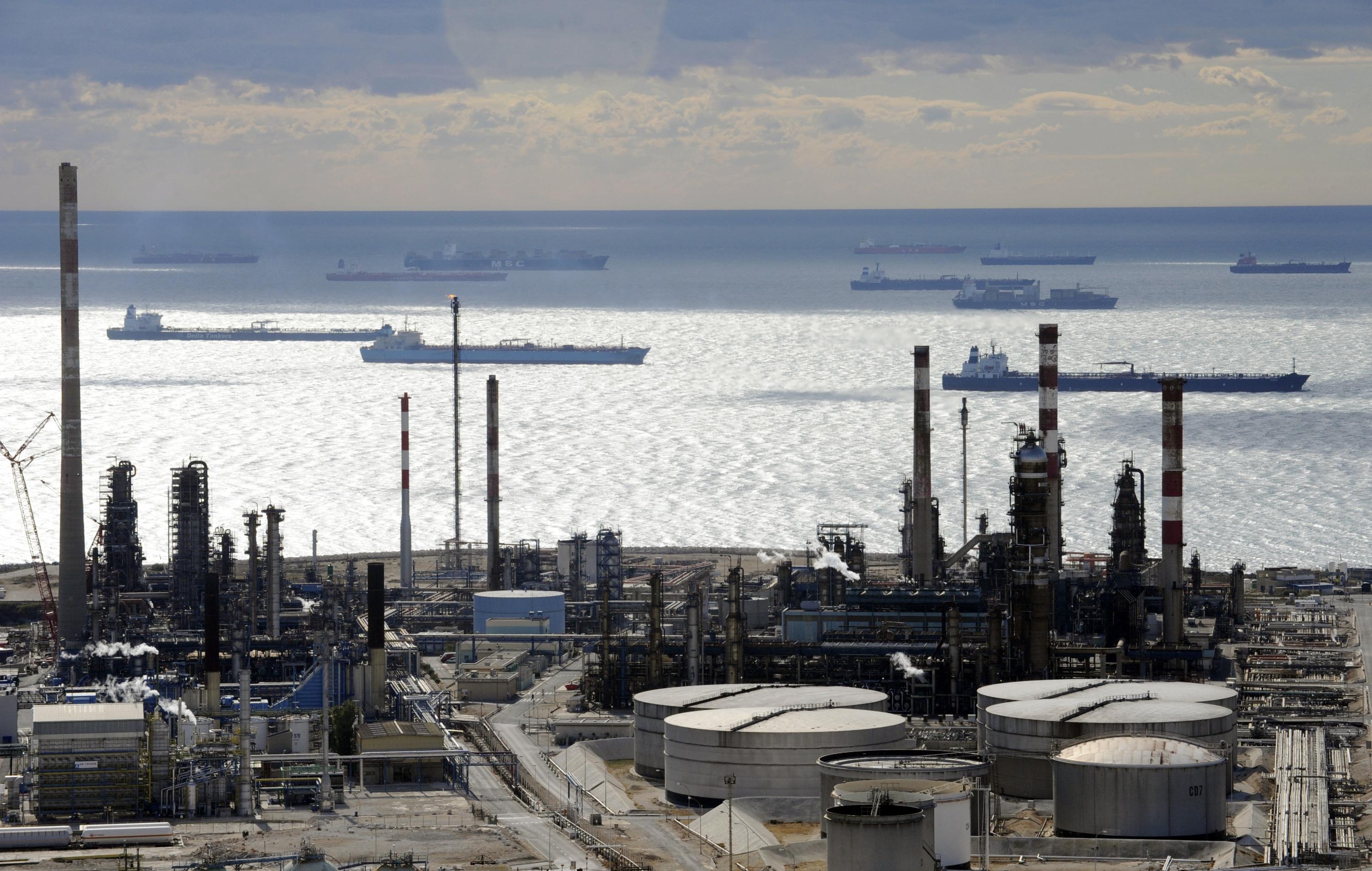 Marseille : deux commandants de navire condamnés pour rejet de substances polluantes dans la mer