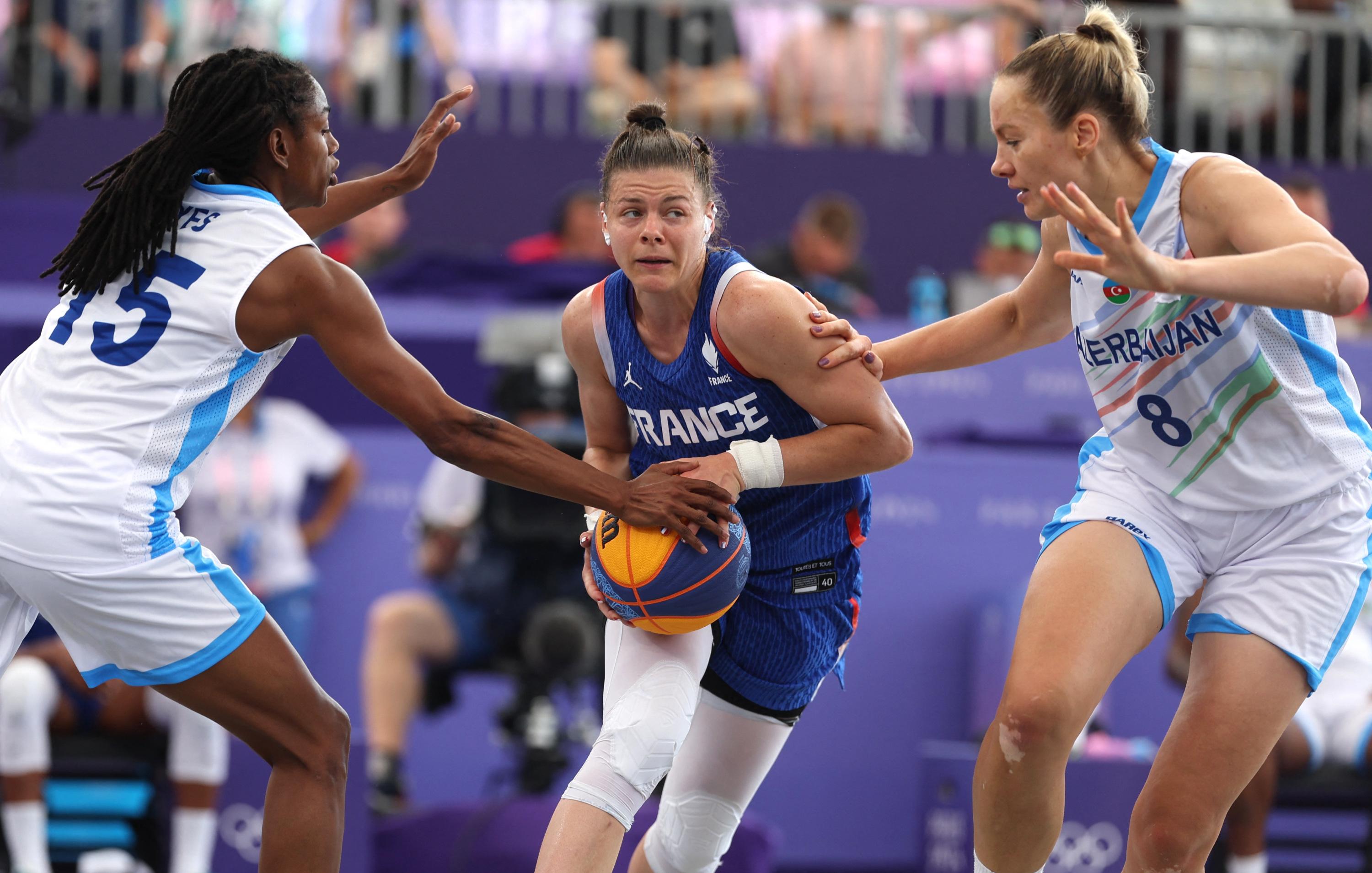 JO - Basket 3x3 : la France obtient sa première victoire contre l'Azerbaïdjan