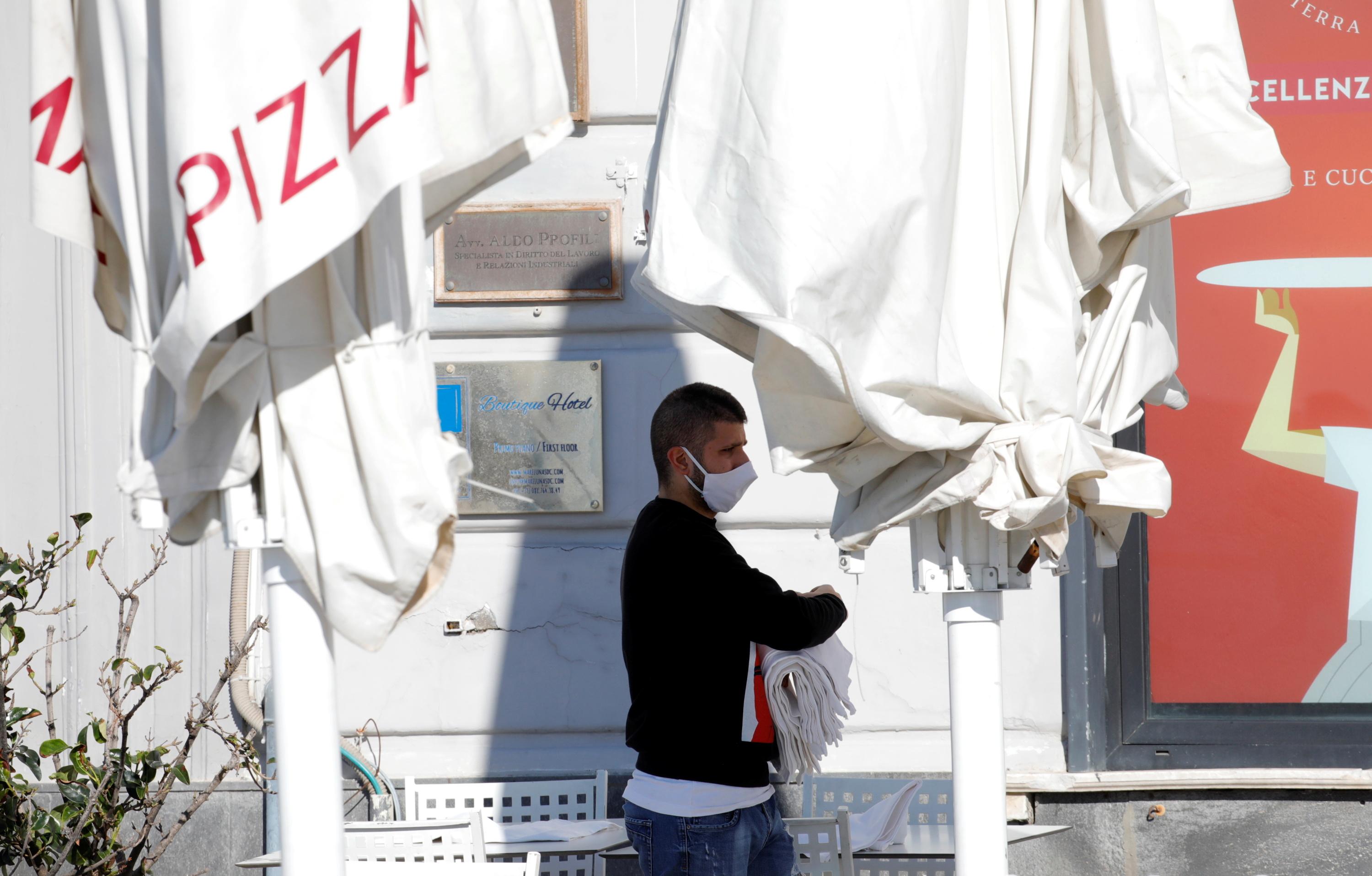 Covid 19 Les Bars Et Restaurants Rouvrent Dans Plusieurs Regions D Italie